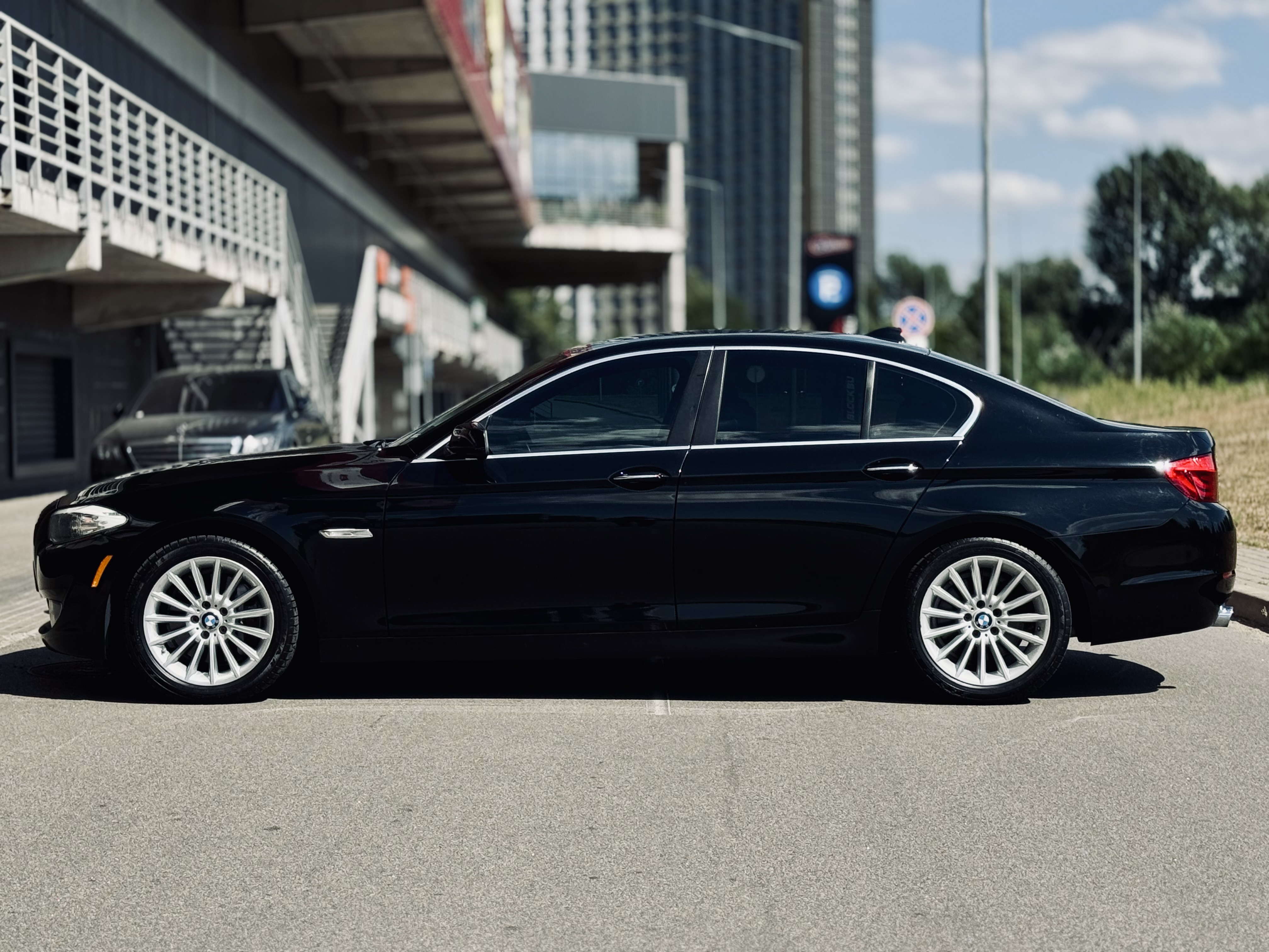 BMW-12
