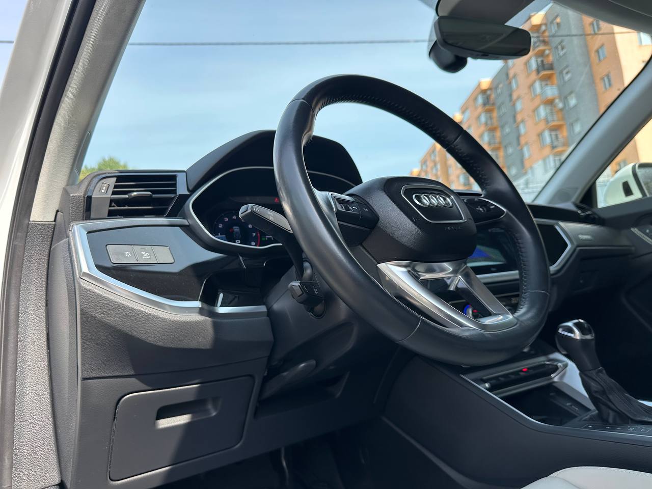 Audi-0