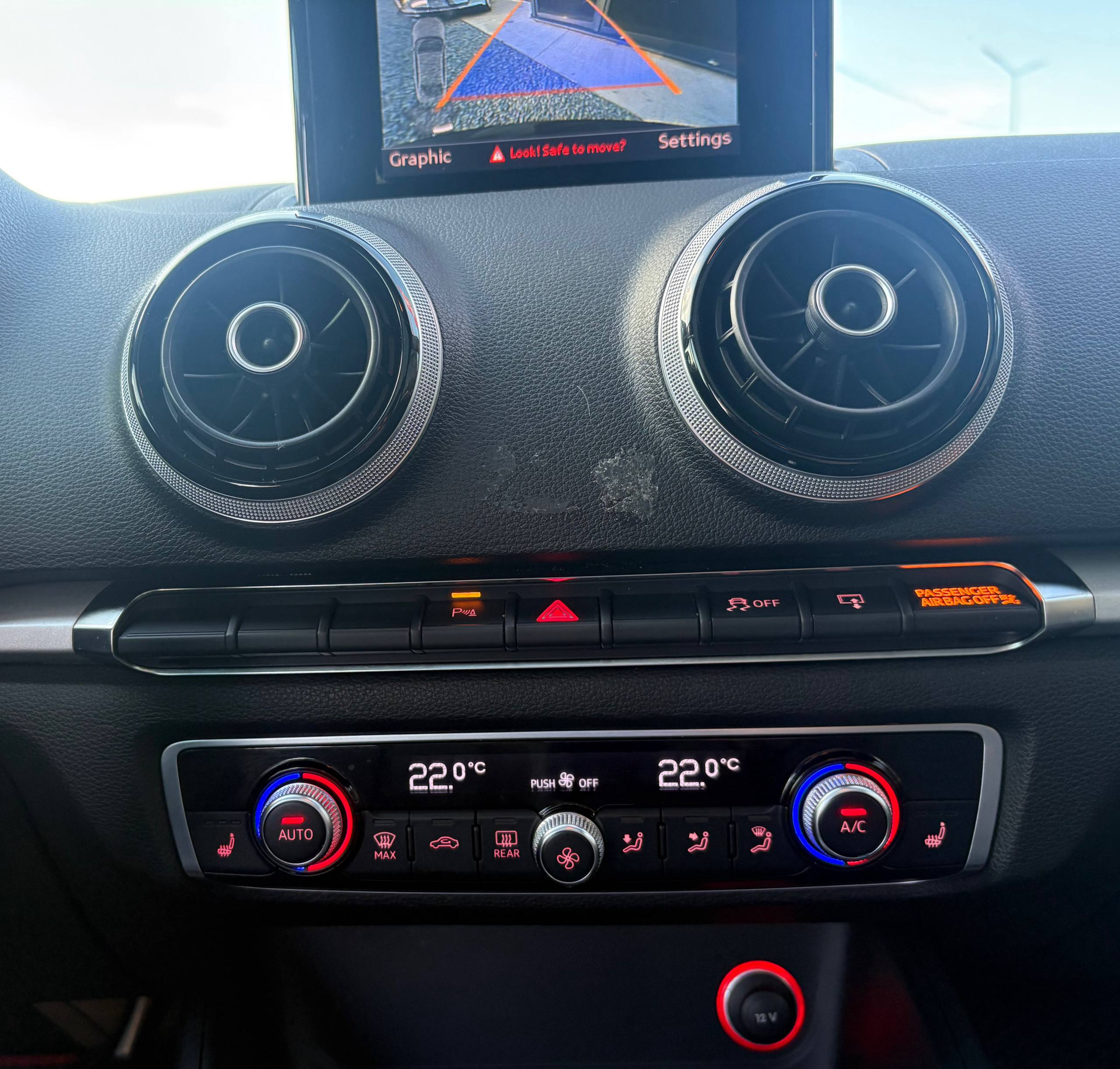 Audi-0