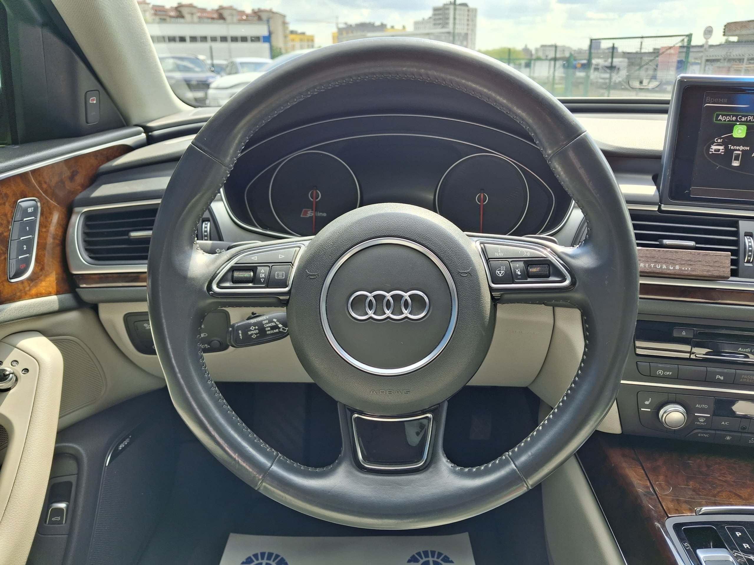 Audi-0