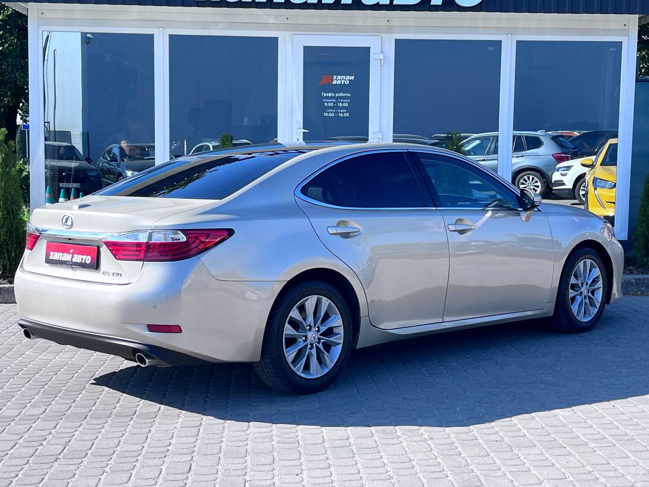 Lexus-4