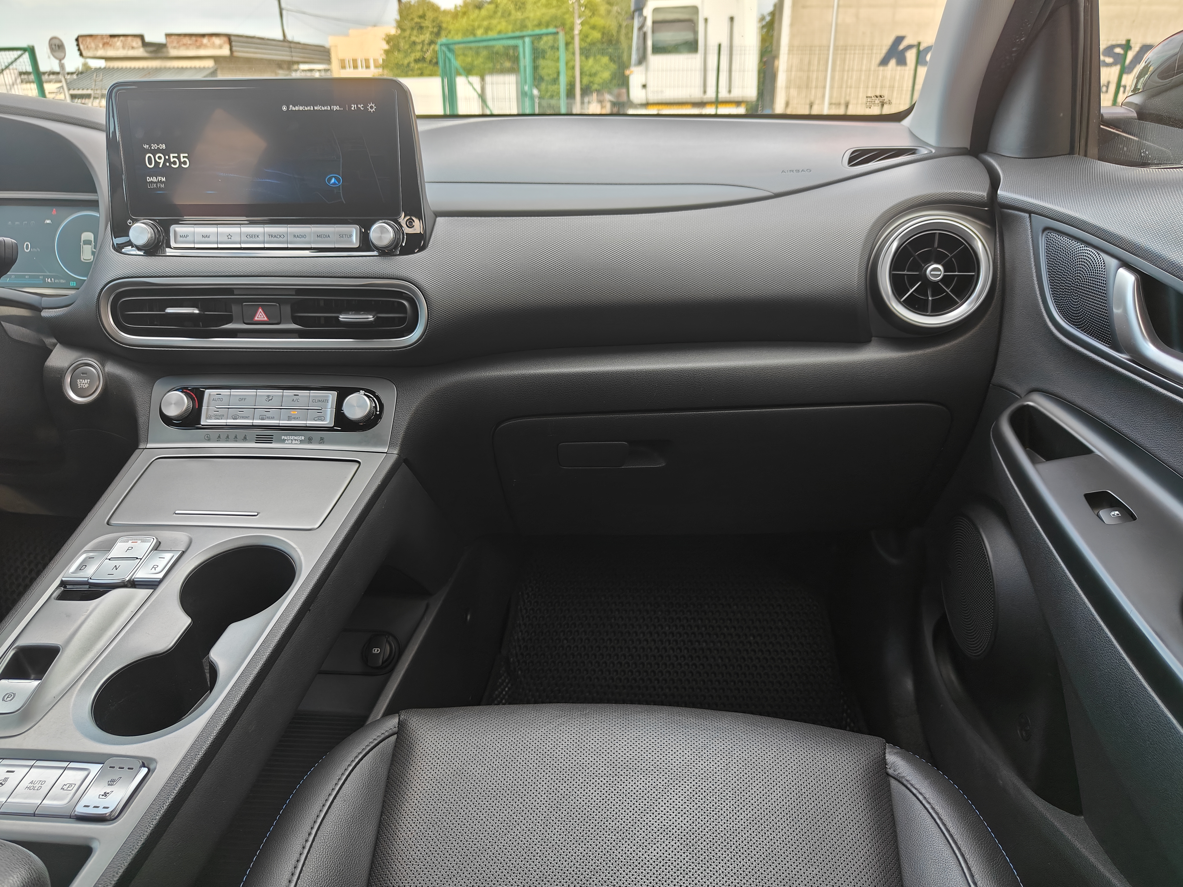 Hyundai-8