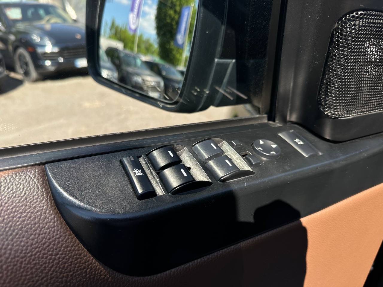Land Rover-18
