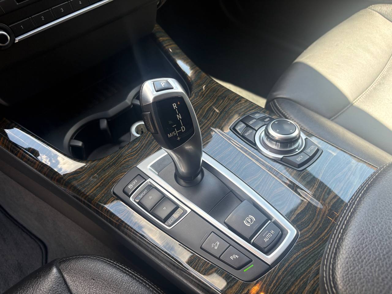 BMW-8