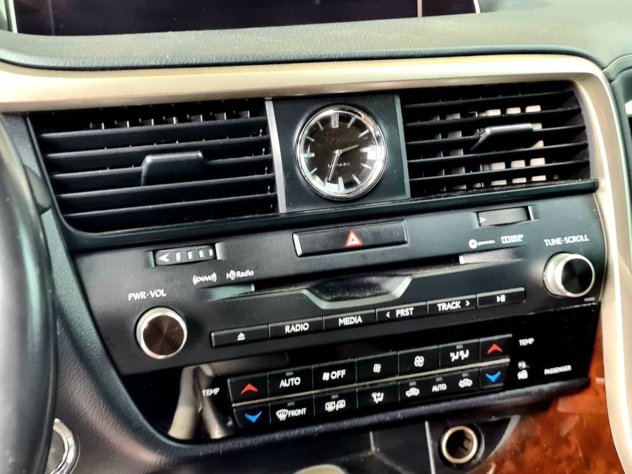 Lexus-3