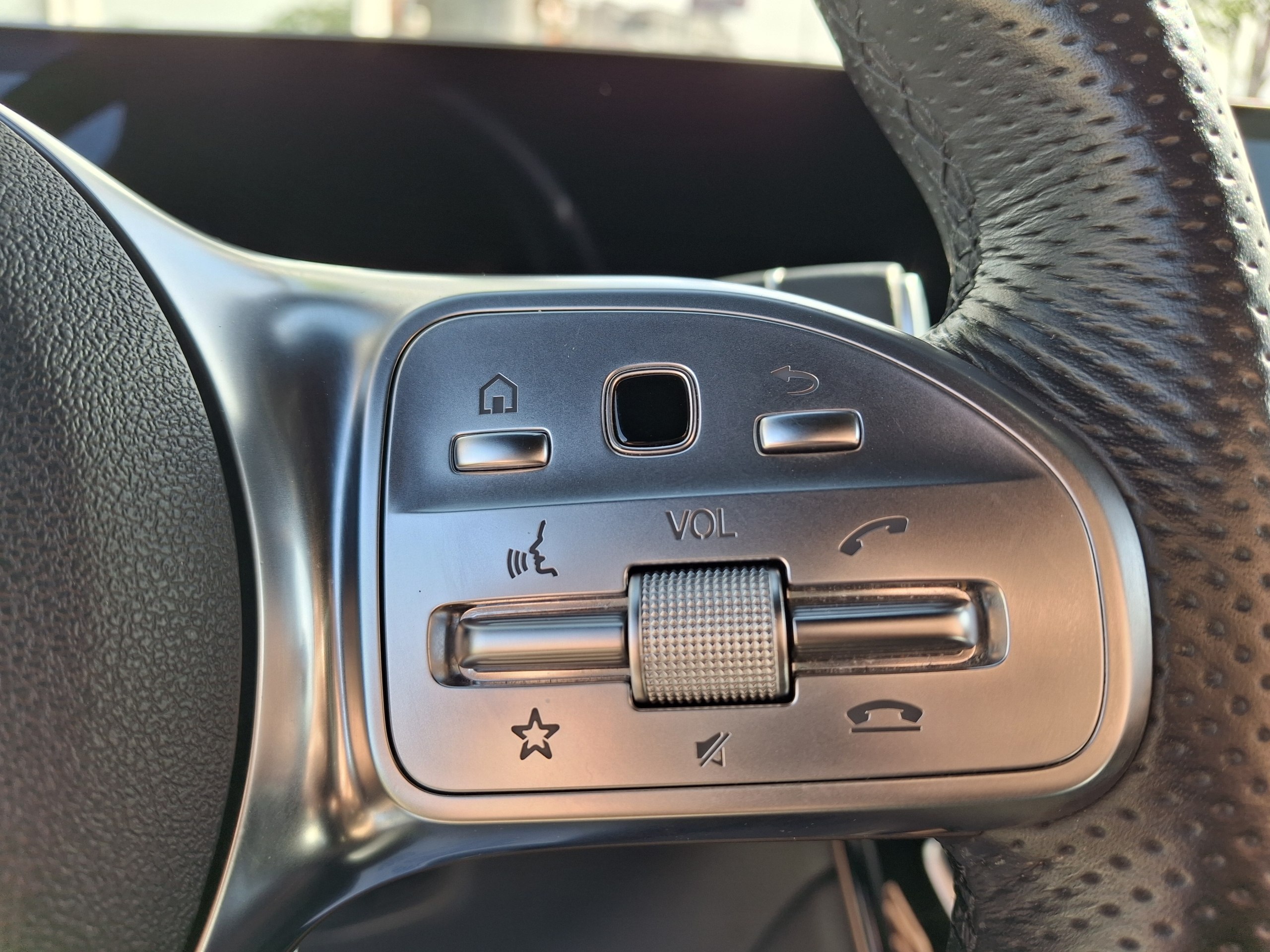 Mercedes-Benz-25