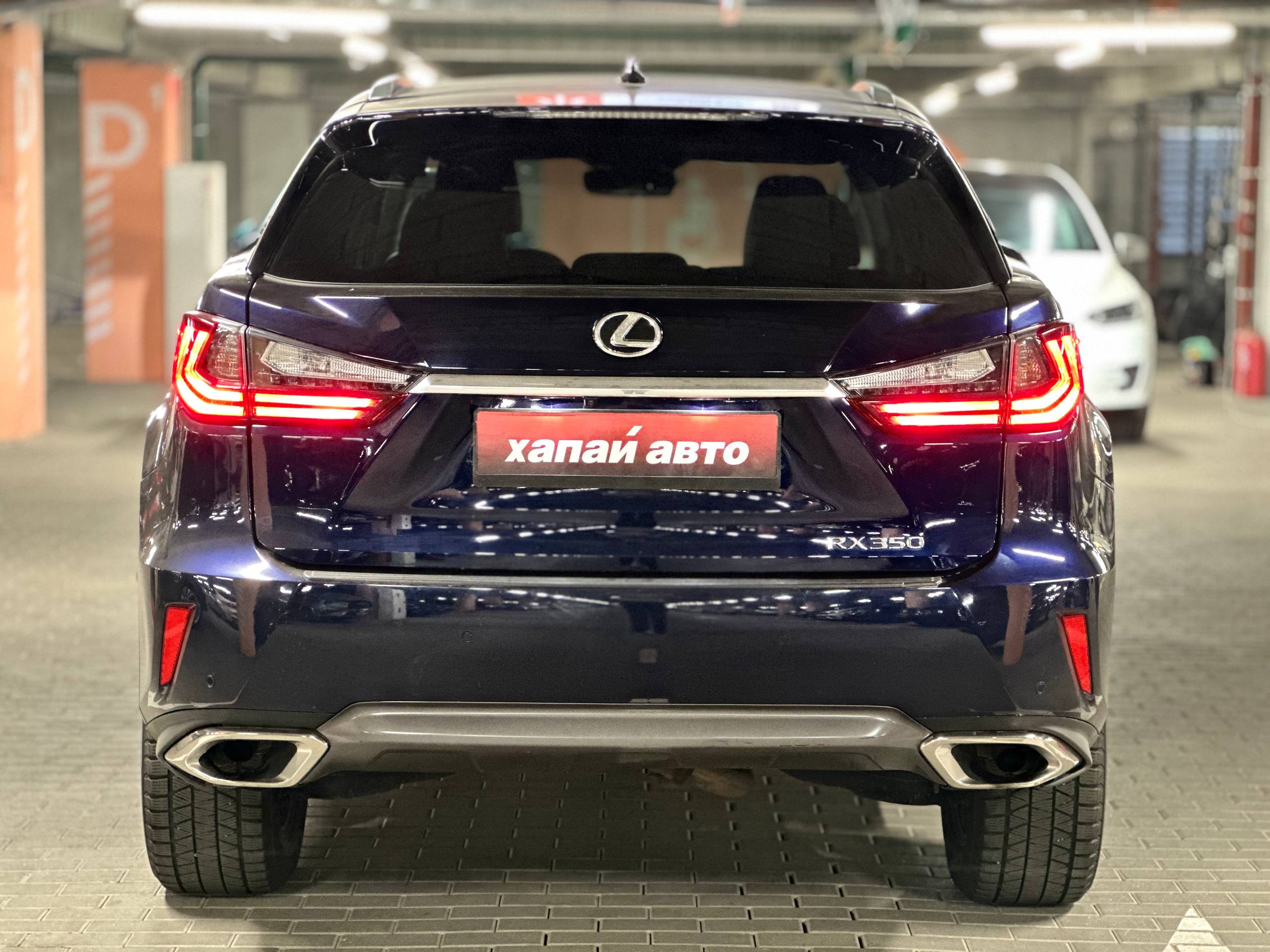 Lexus-12