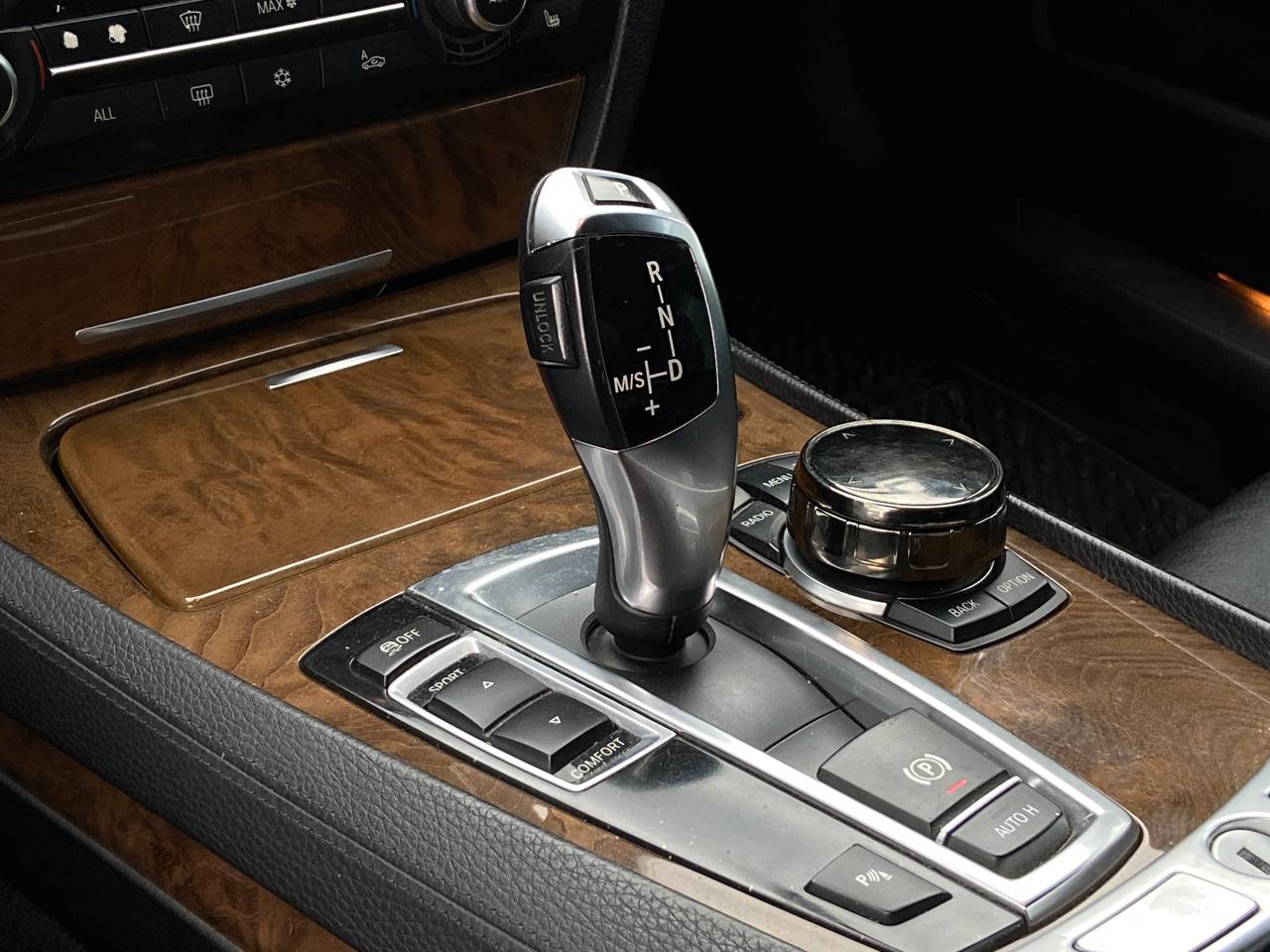 BMW-8