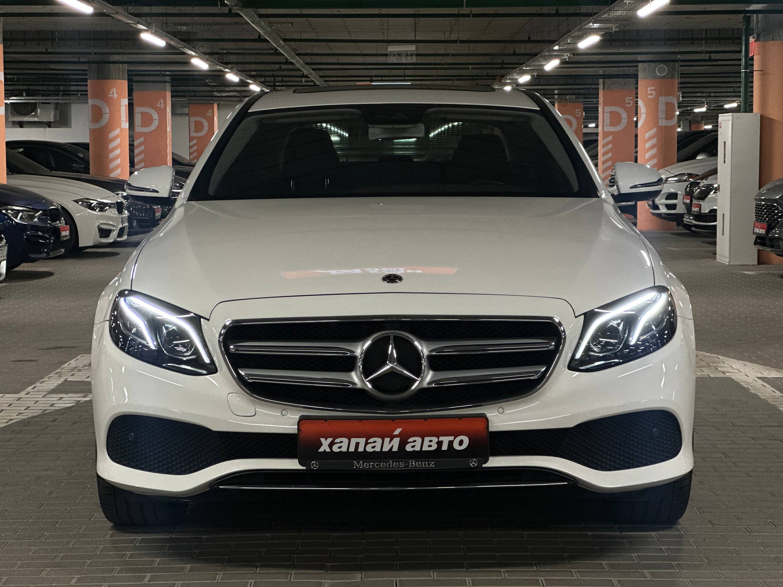 Mercedes-Benz-13