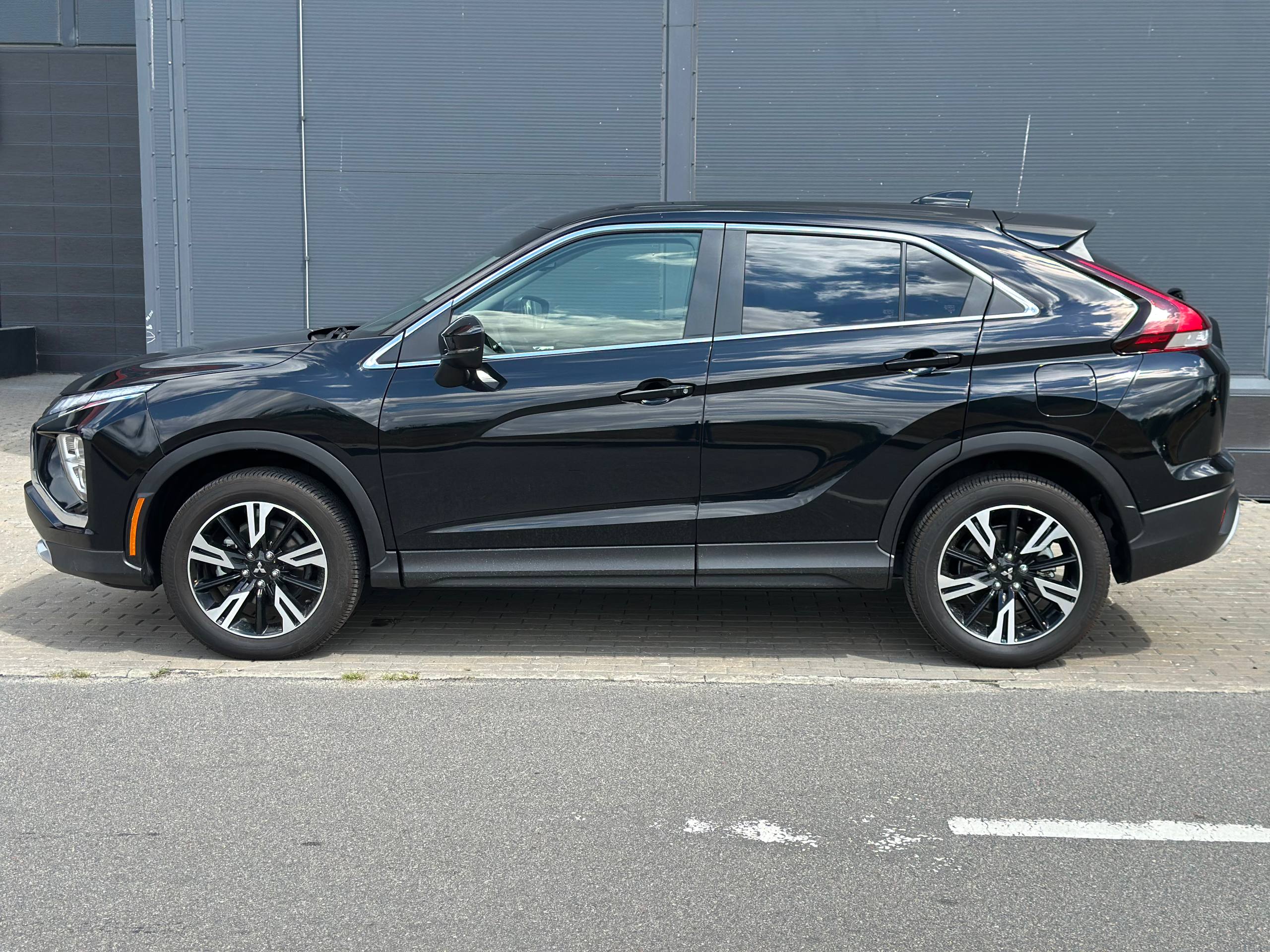 Mitsubishi-11