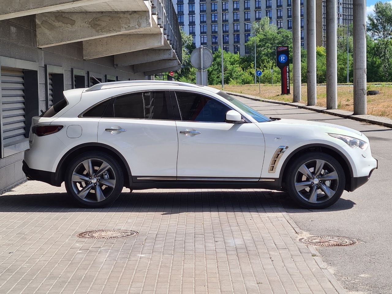 Infiniti-16