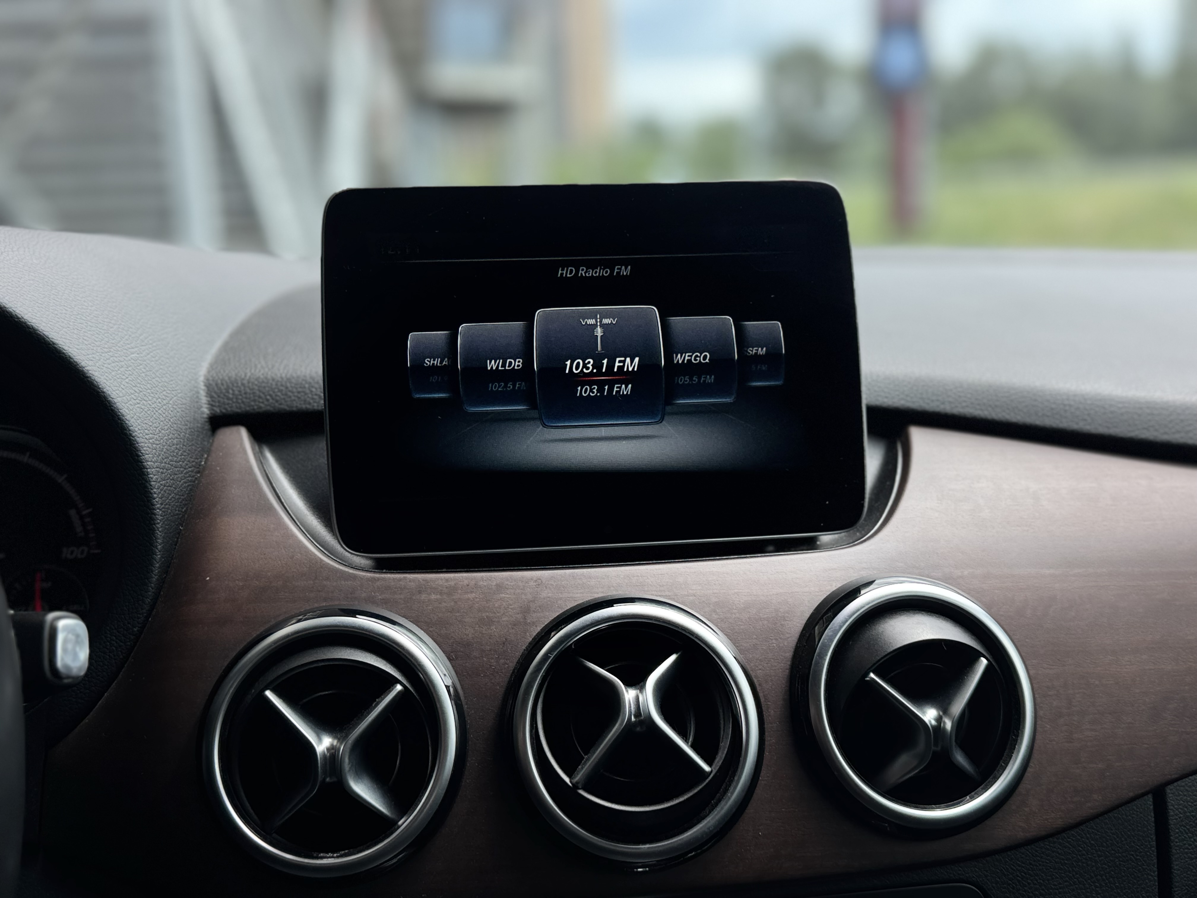 Mercedes-Benz-8
