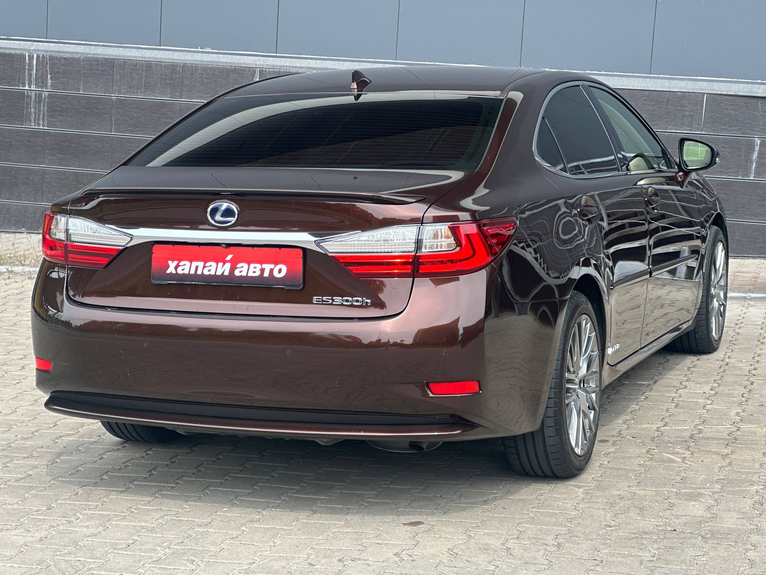 Lexus-15