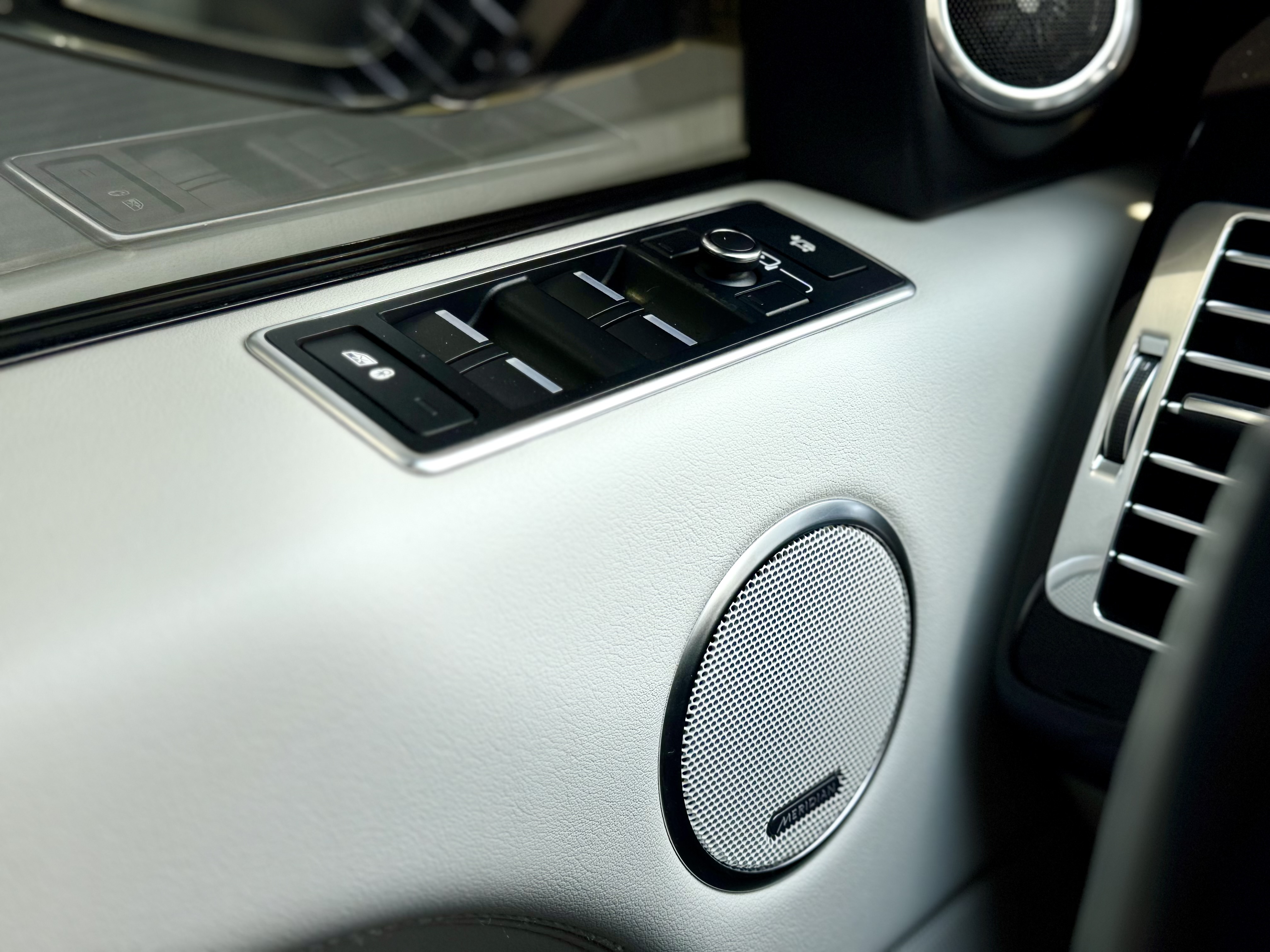 Land Rover-7