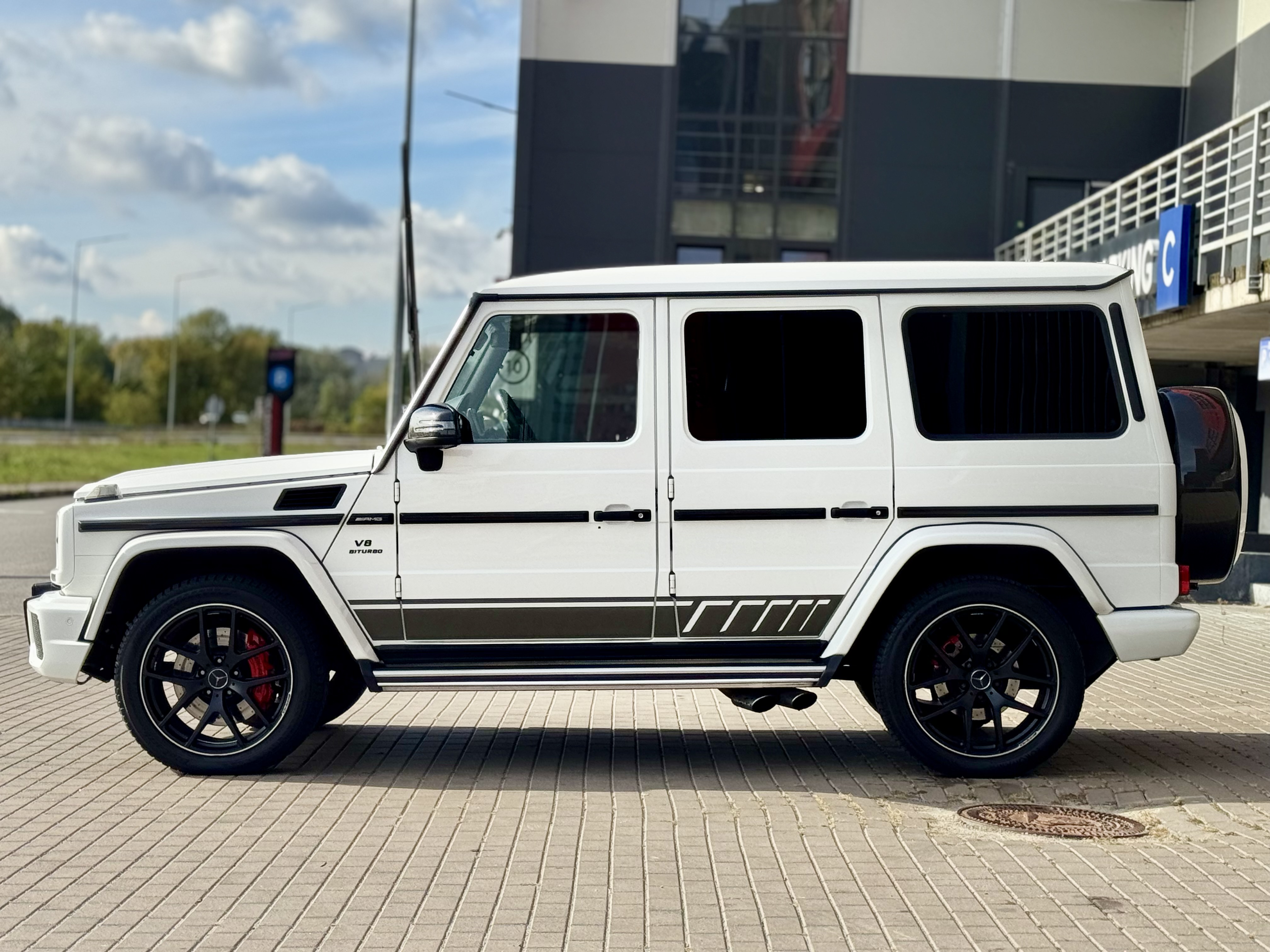 Mercedes-Benz-13