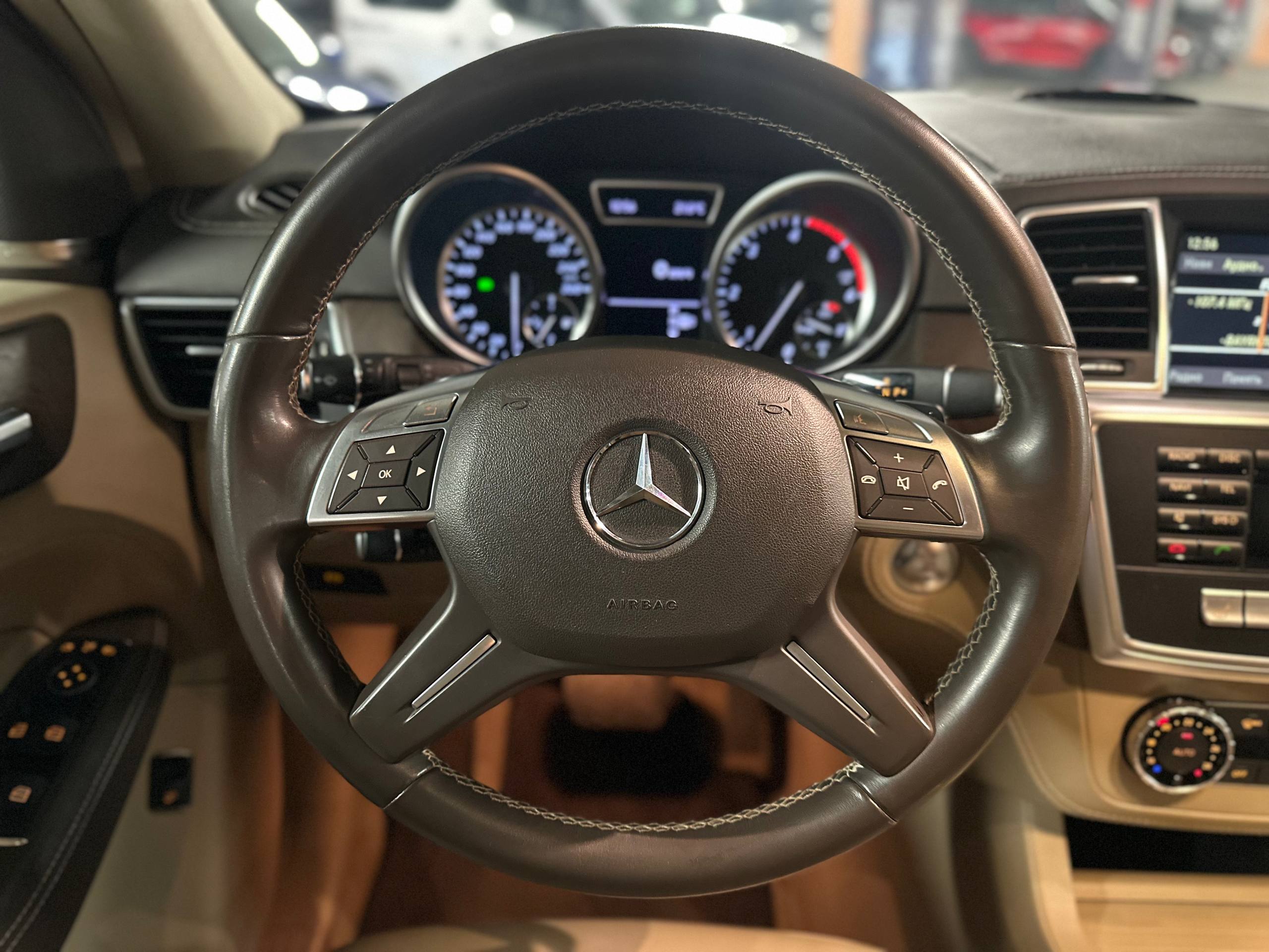 Mercedes-Benz-8