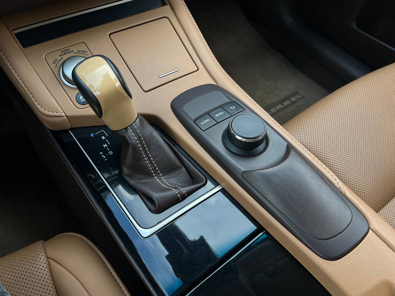 Lexus-15