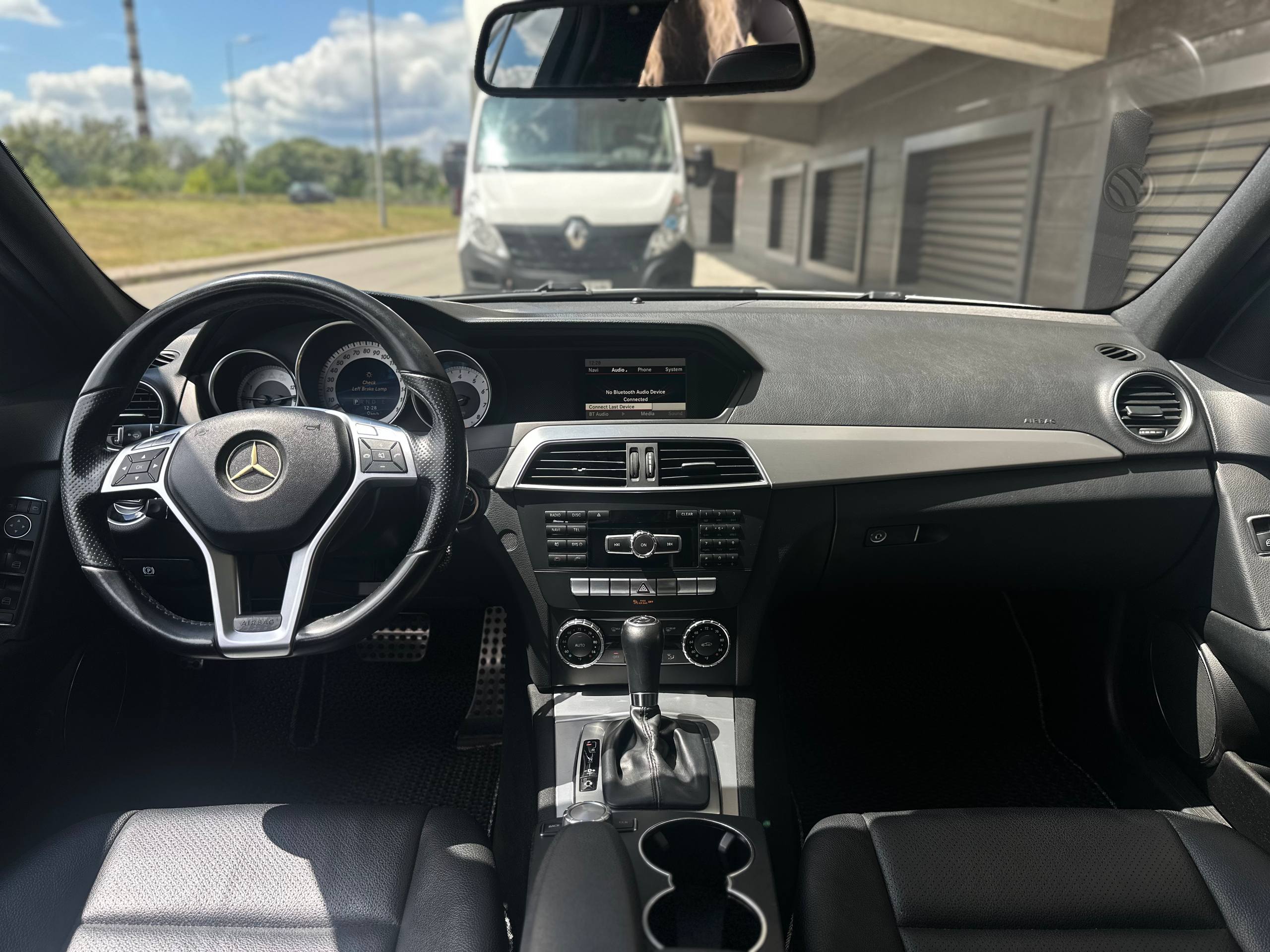 Mercedes-Benz-12