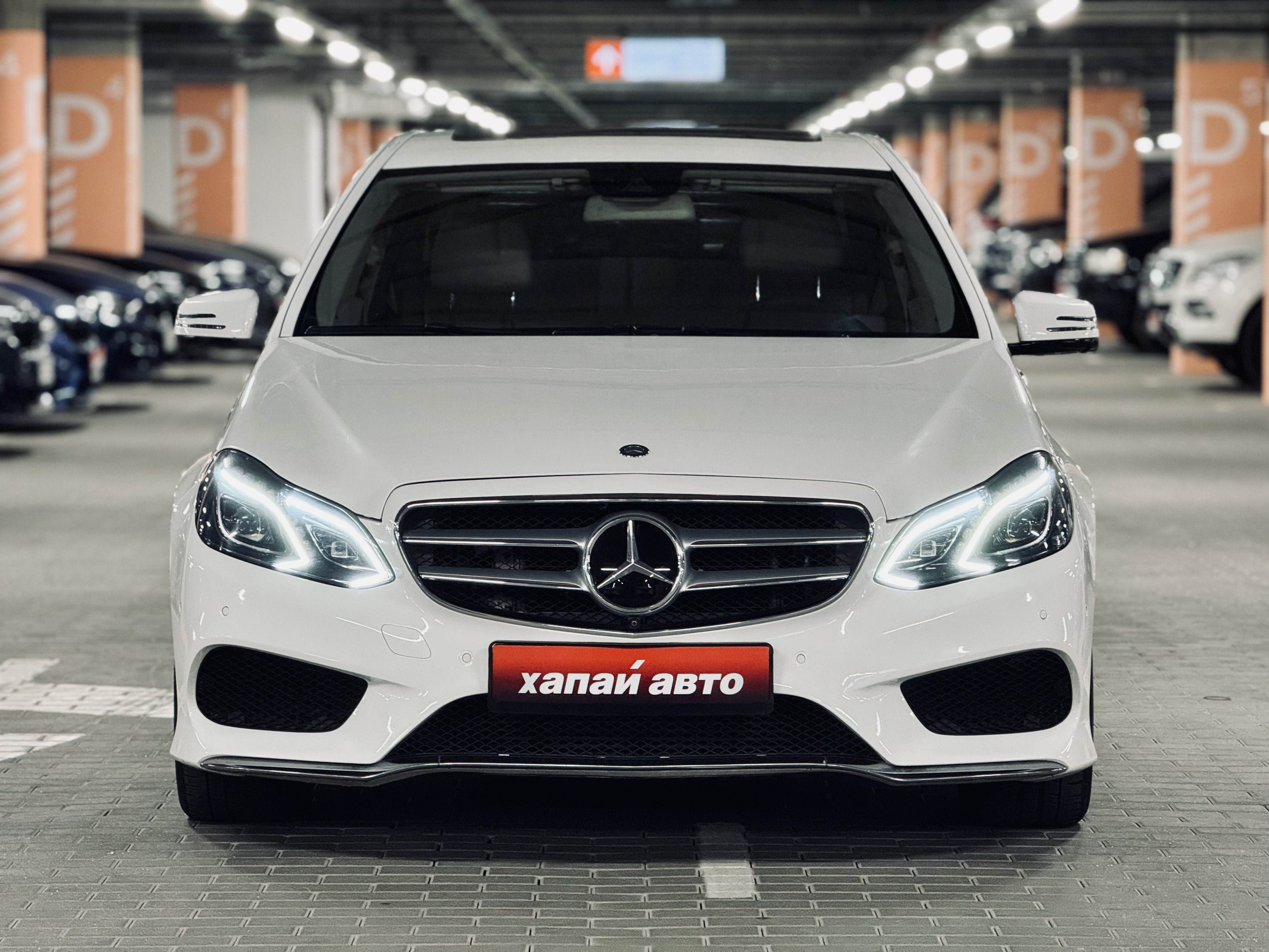 Mercedes-Benz-0