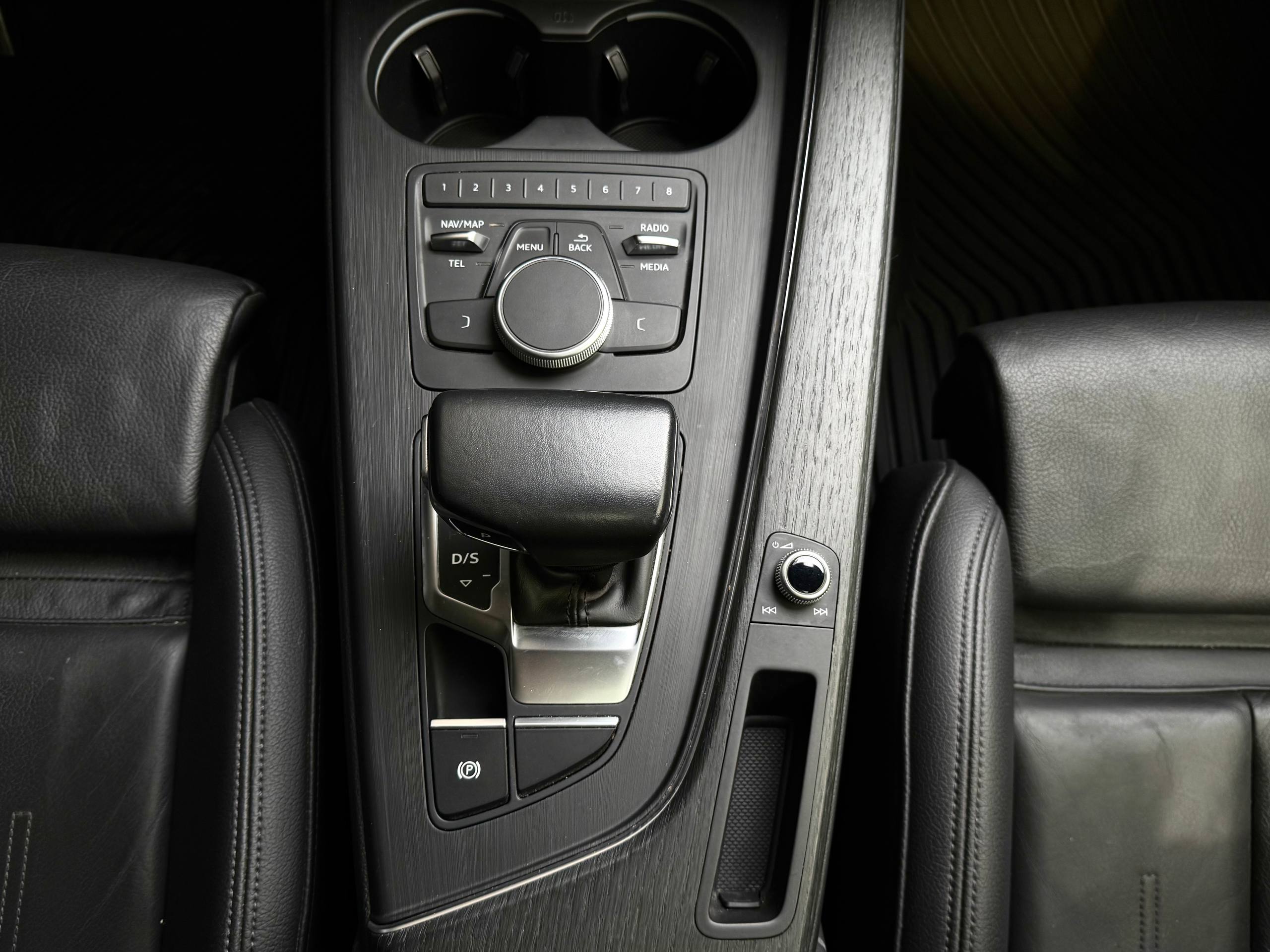 Audi-8