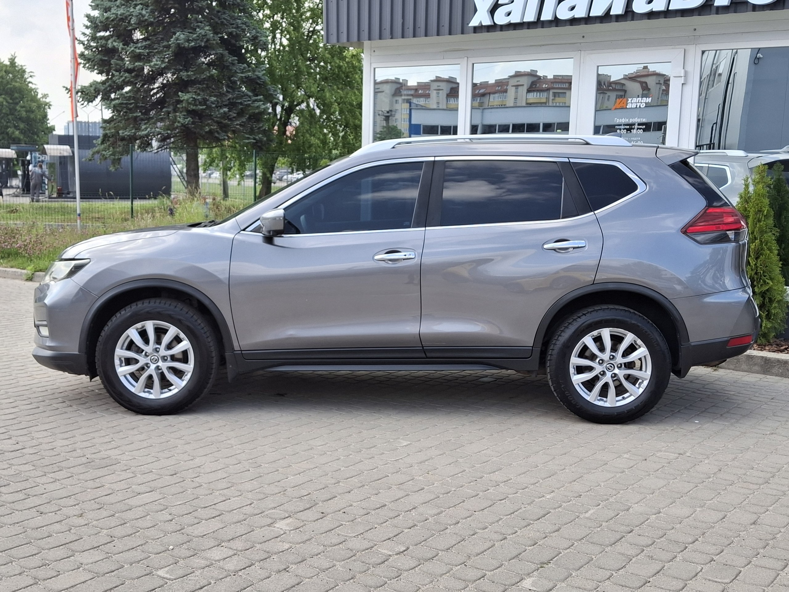 Nissan-6