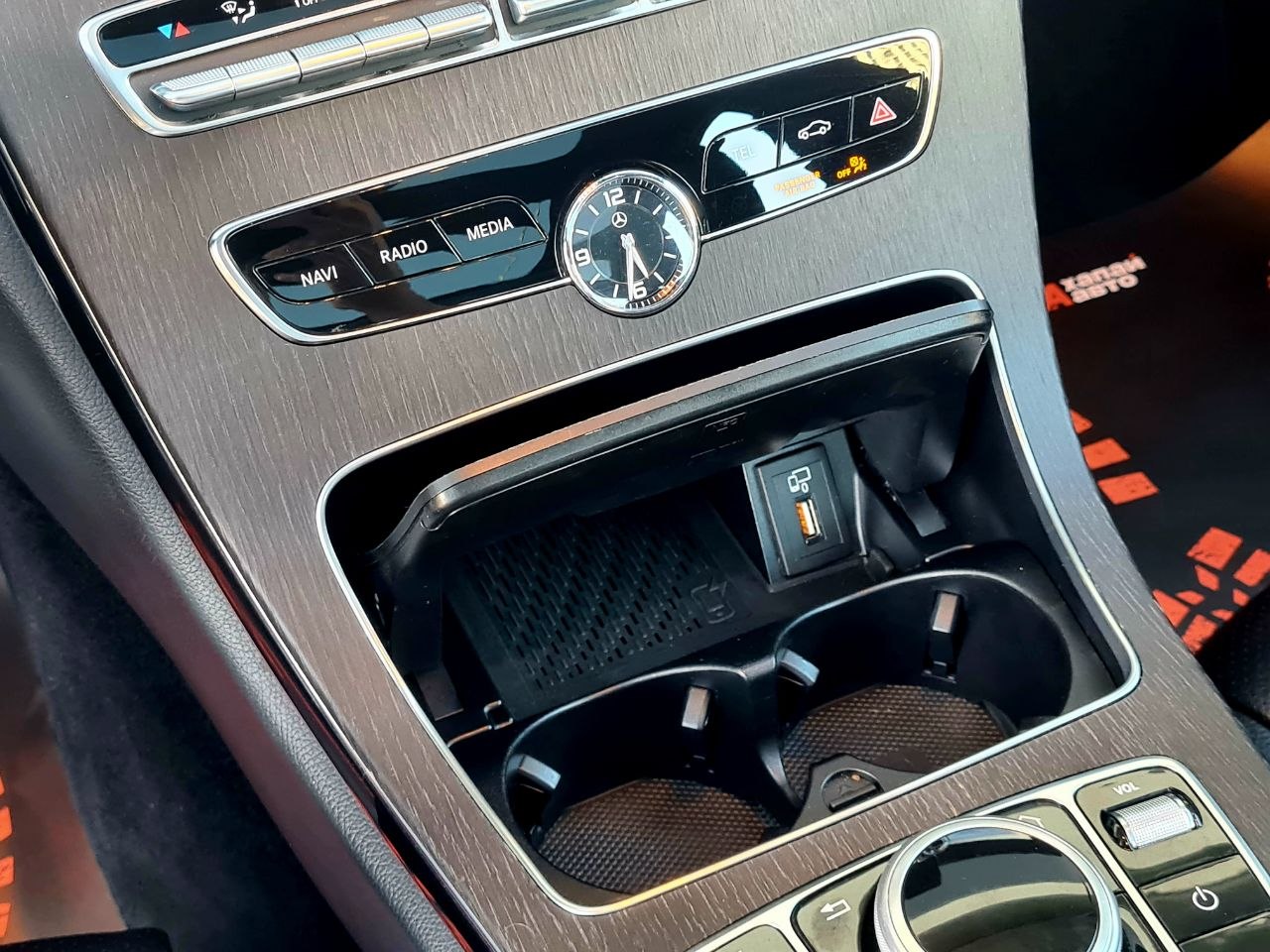 Mercedes-Benz-12
