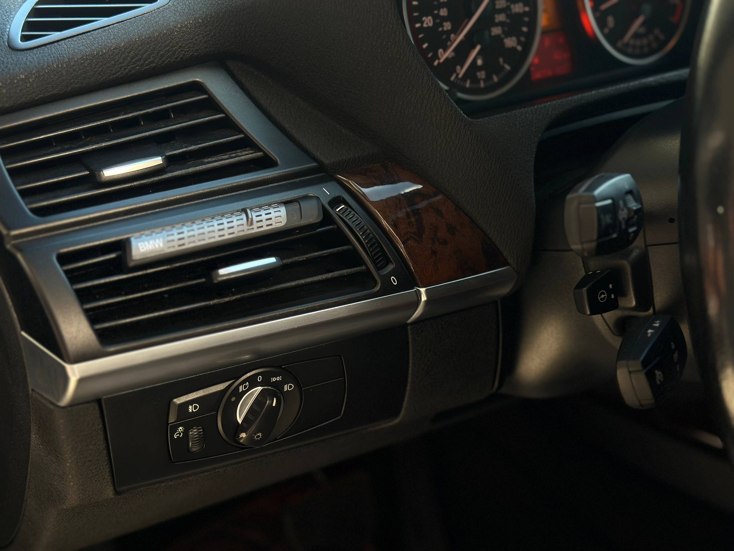 BMW-12