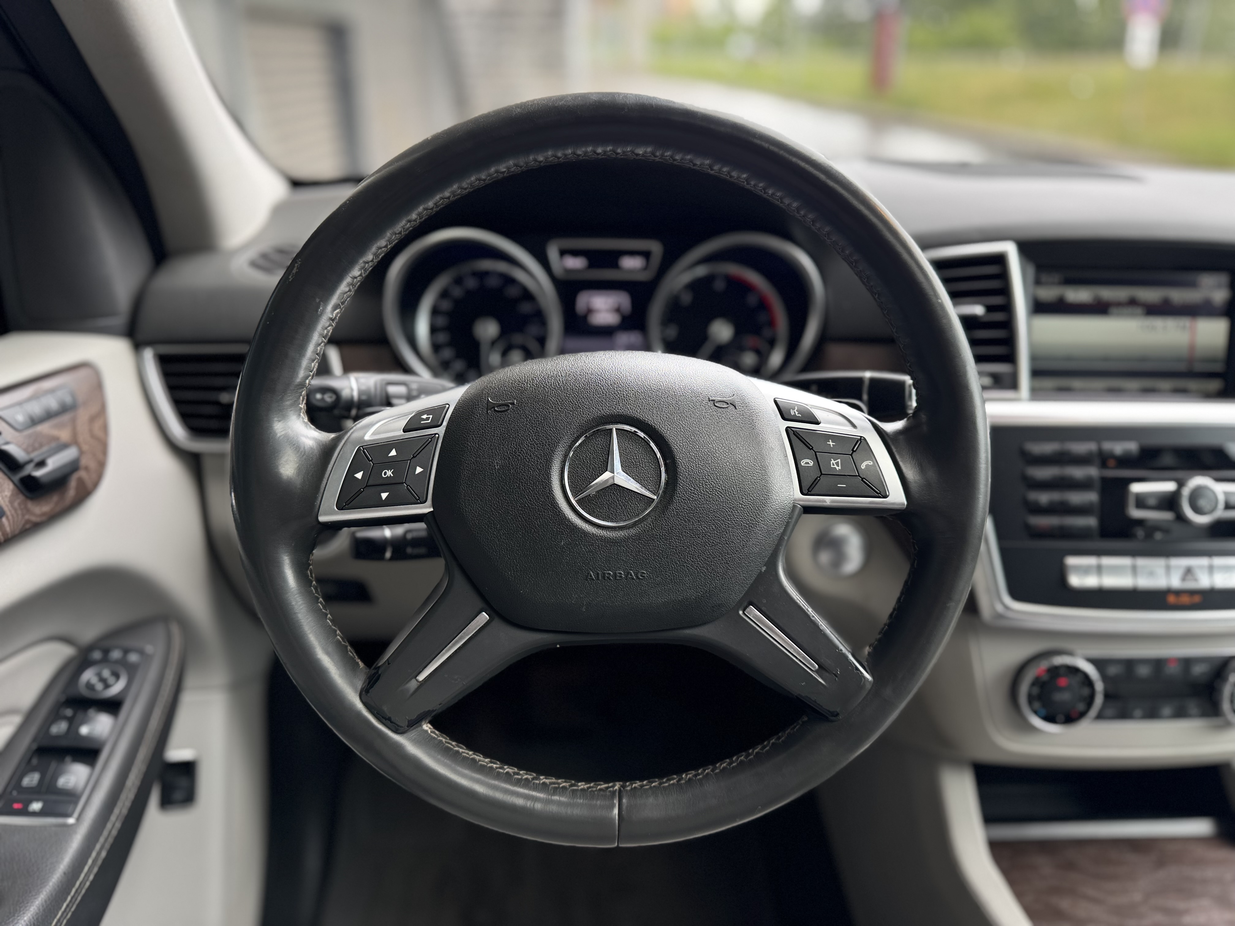 Mercedes-Benz-1