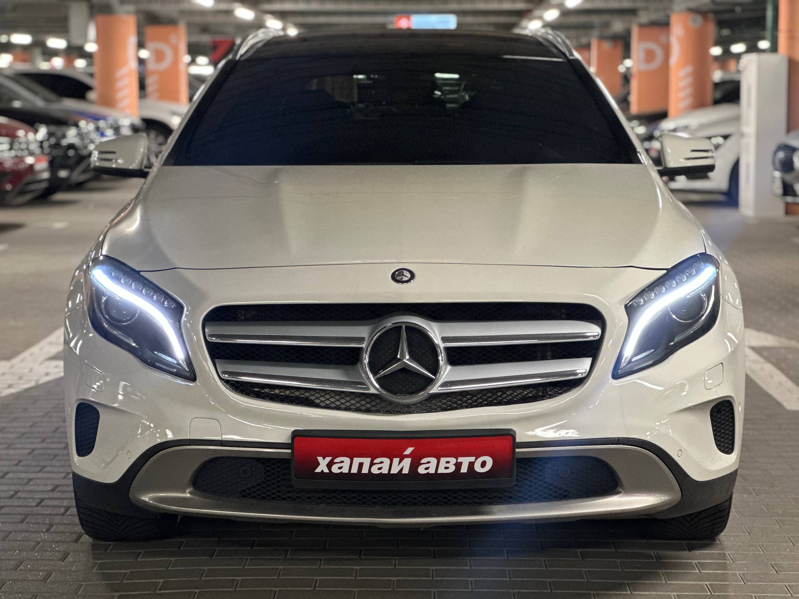 Mercedes-Benz-16