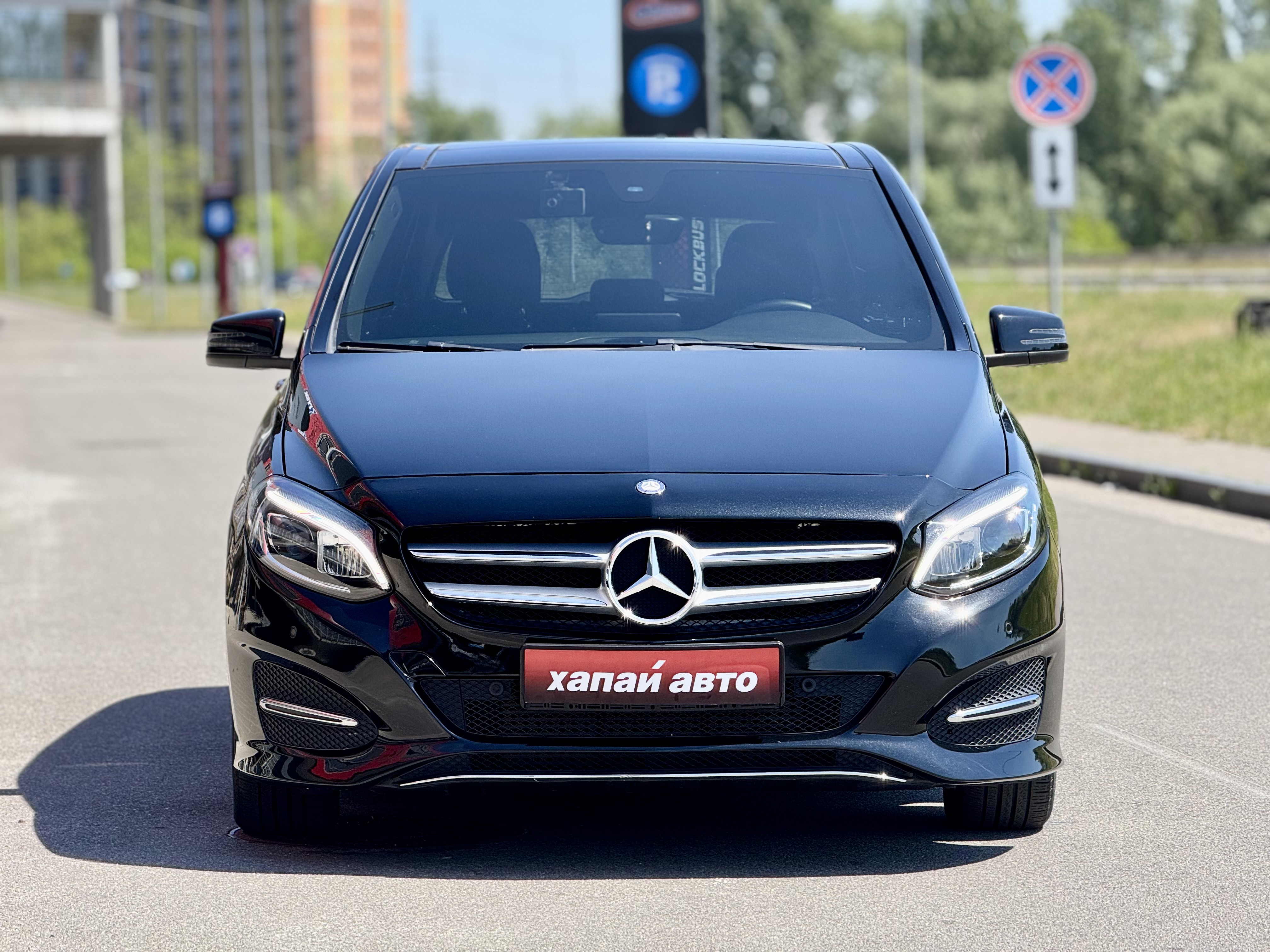Mercedes-Benz-18