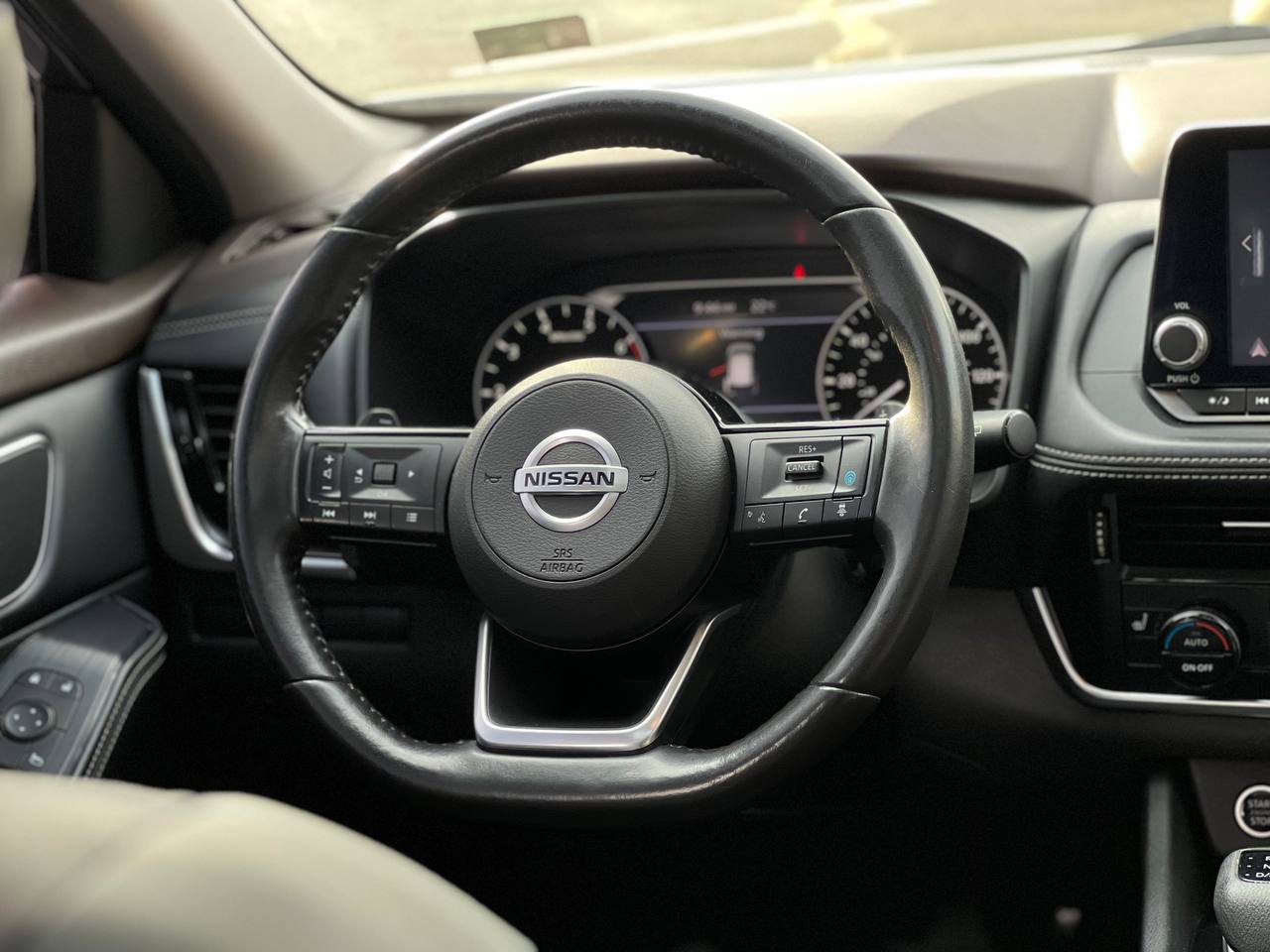 Nissan-12