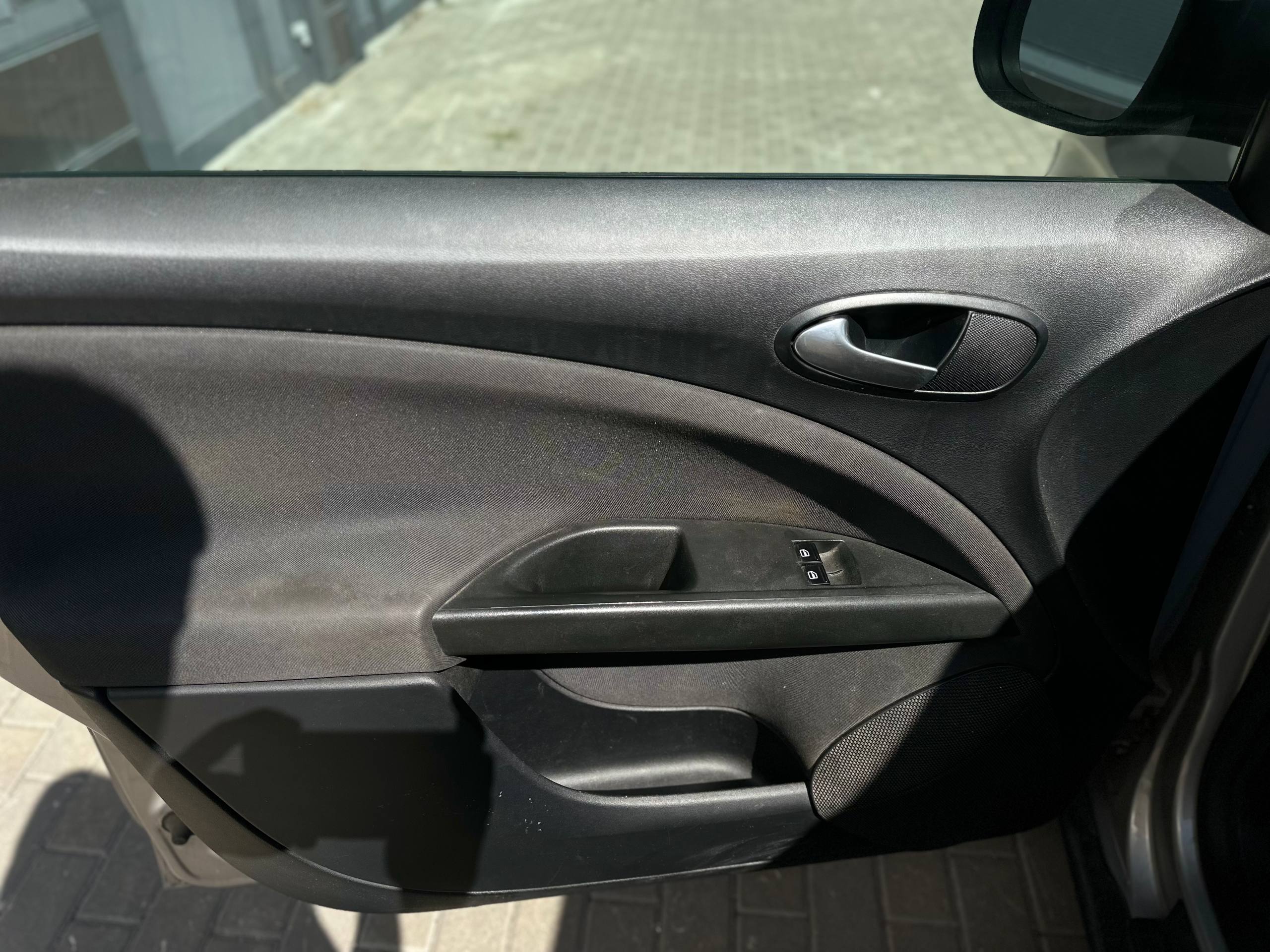 SEAT-8
