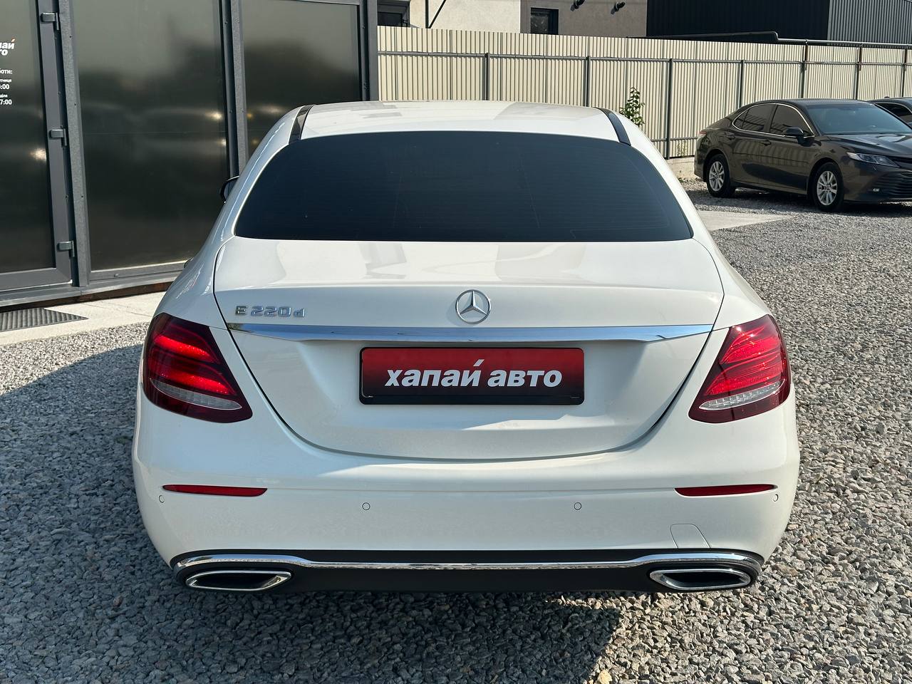 Mercedes-Benz-21