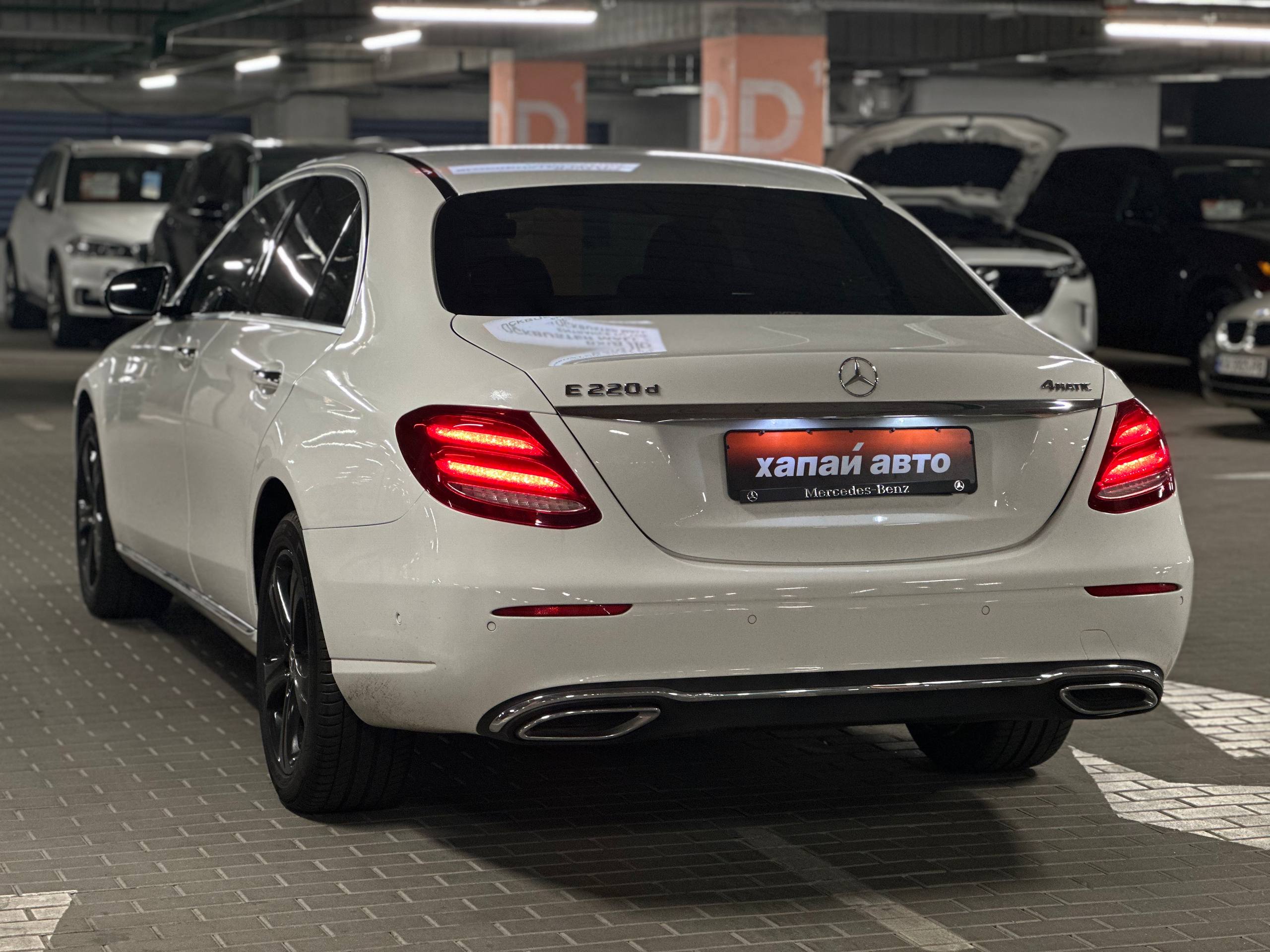 Mercedes-Benz-9
