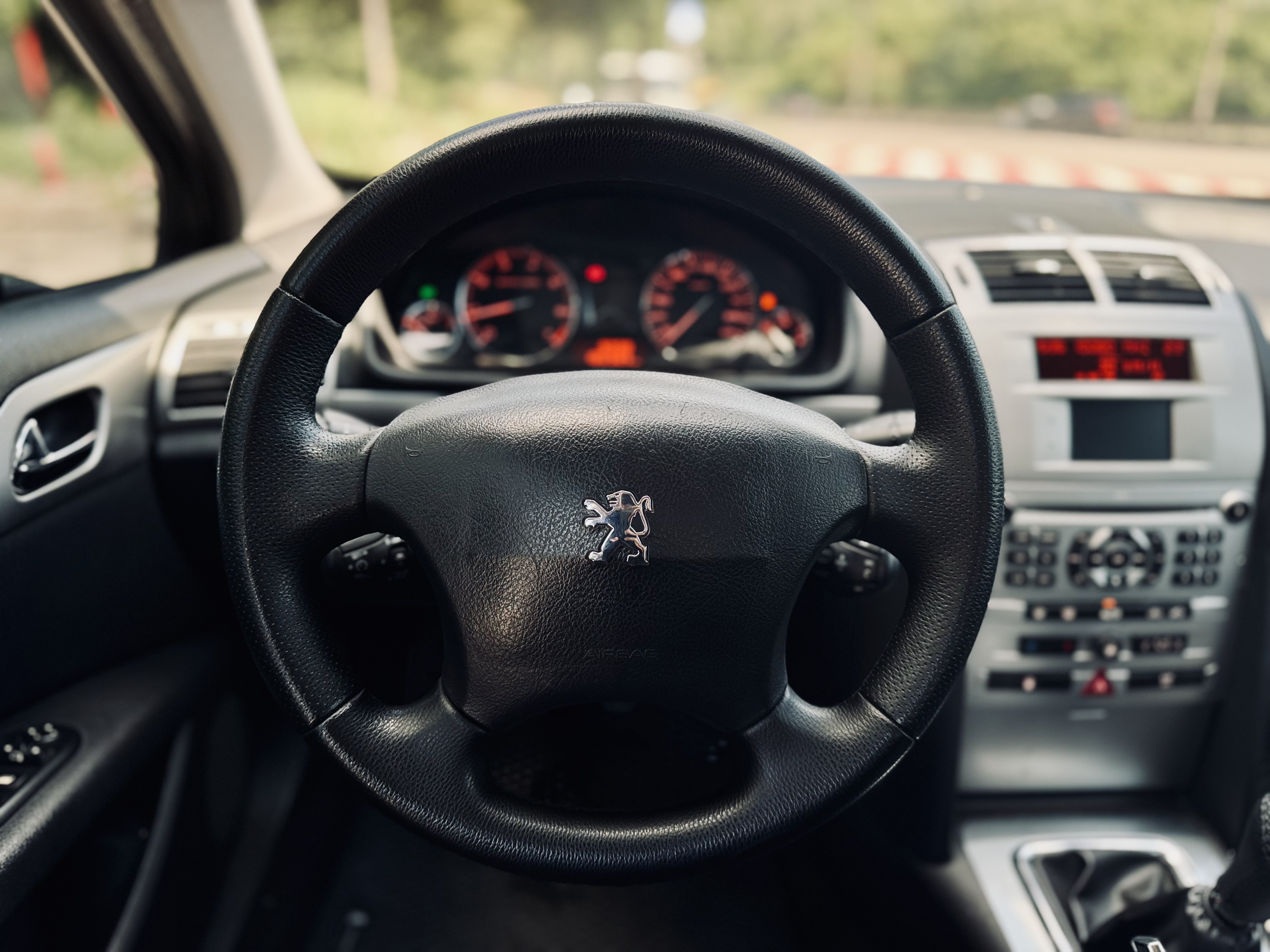 Peugeot-0