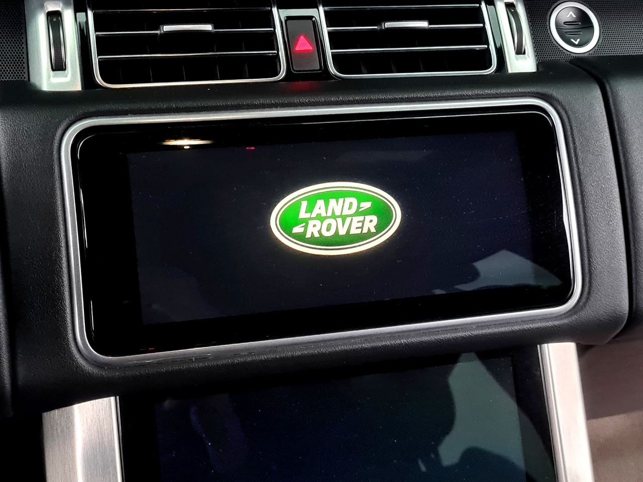 Land Rover-15
