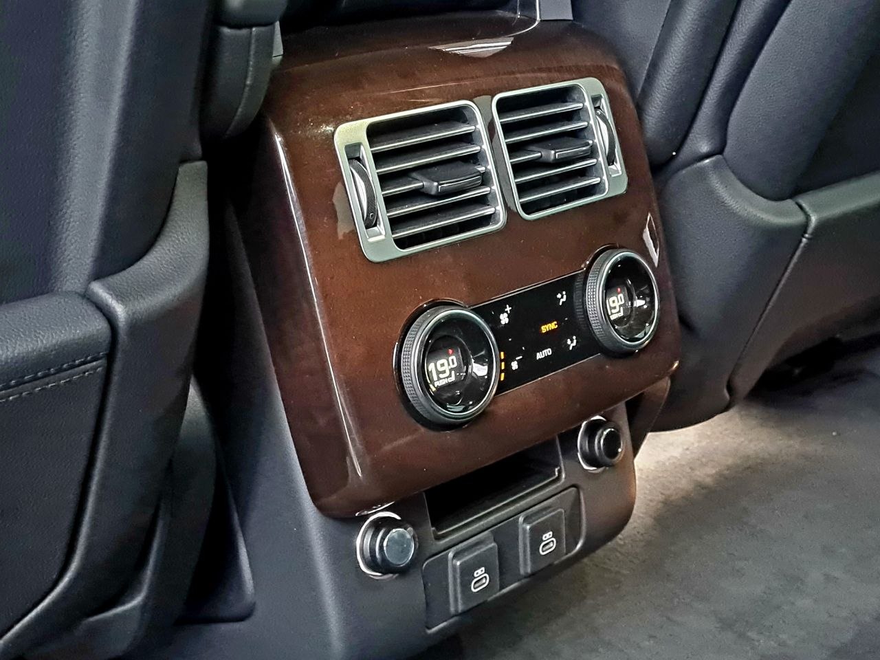 Land Rover-11