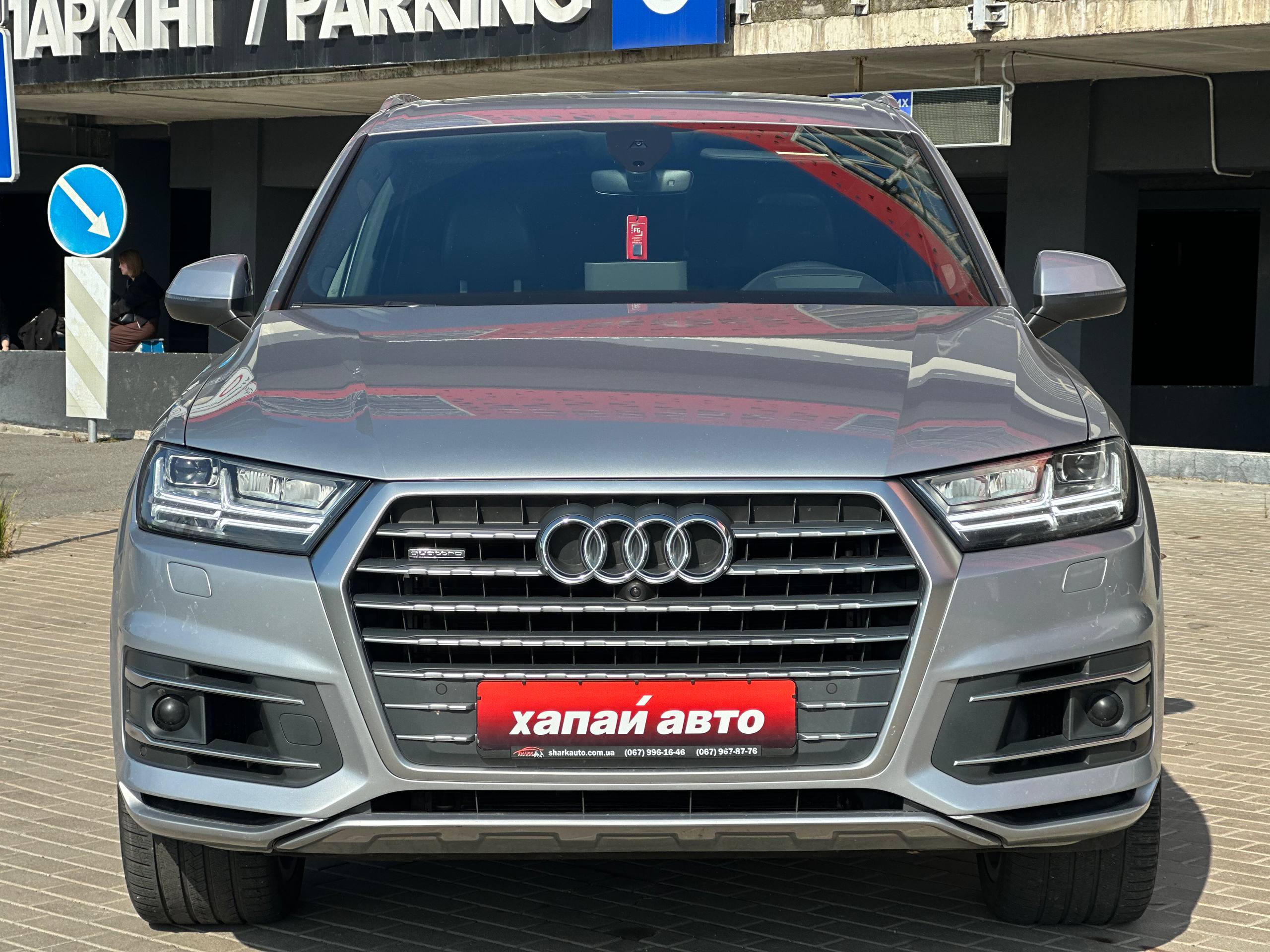 Audi-0