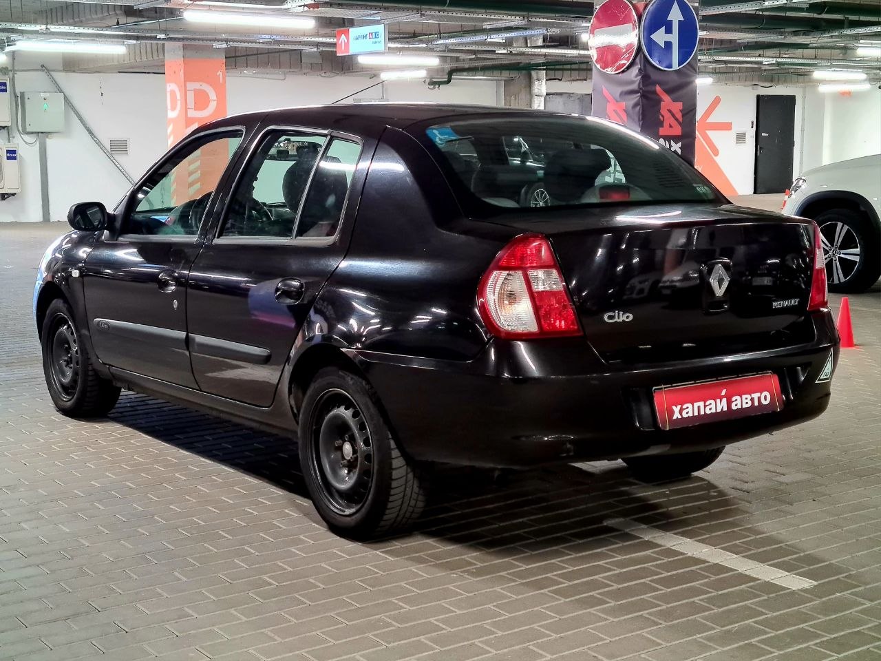 Renault-8