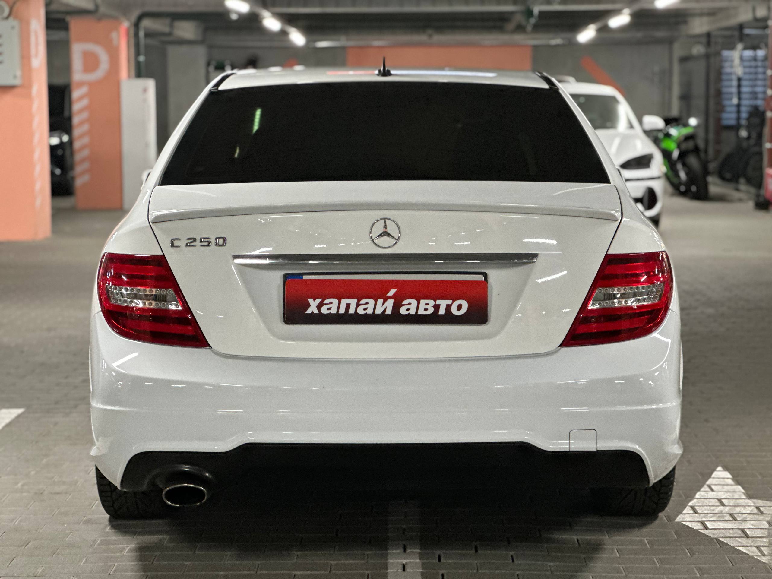 Mercedes-Benz-2