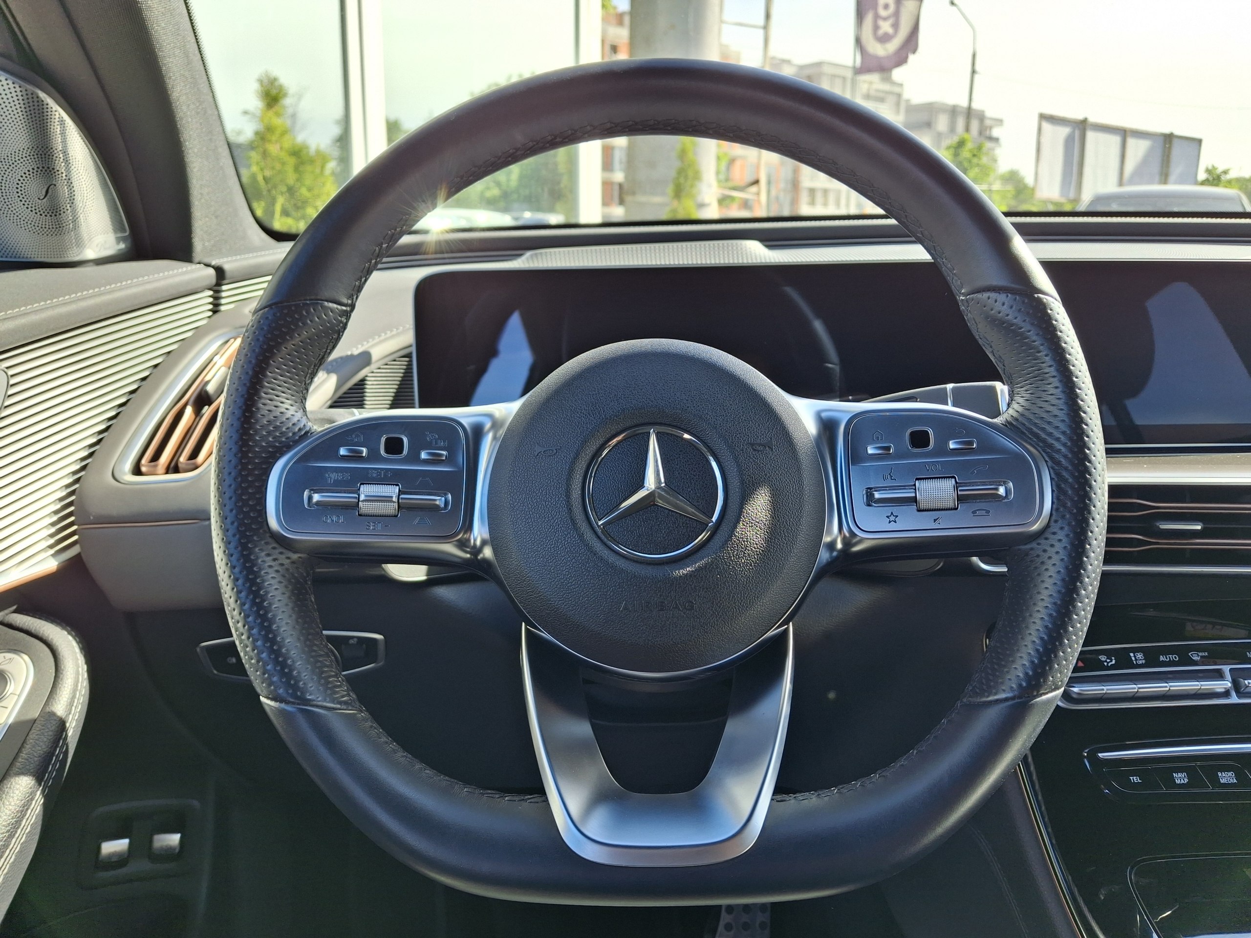 Mercedes-Benz-21