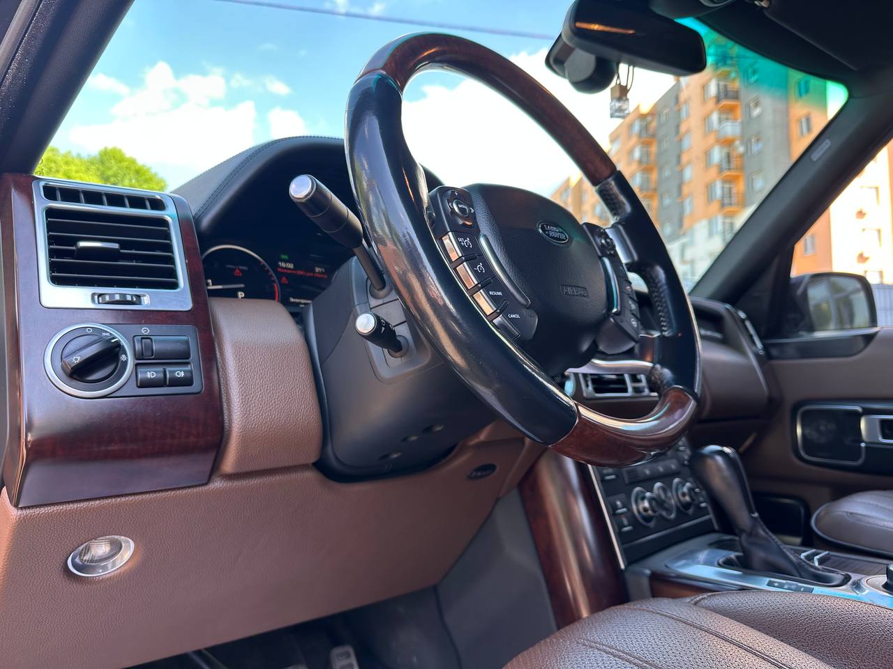 Land Rover-10