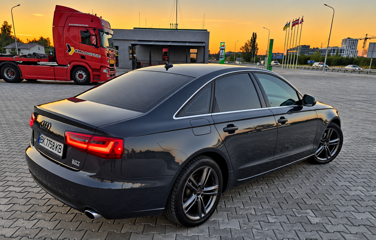 Audi-0