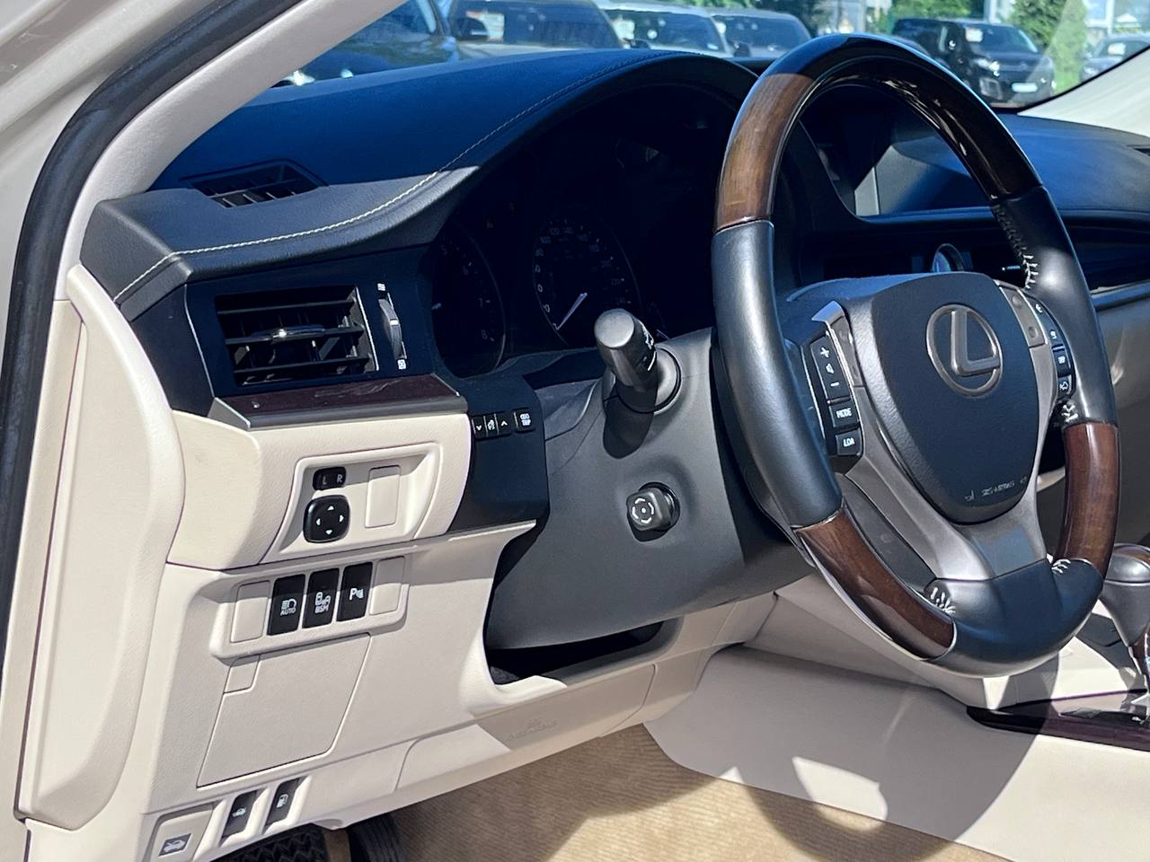 Lexus-15