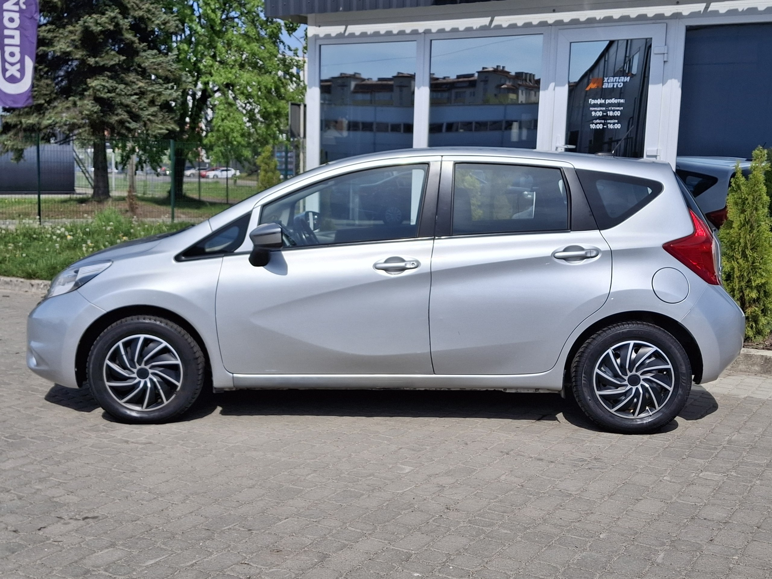 Nissan-10