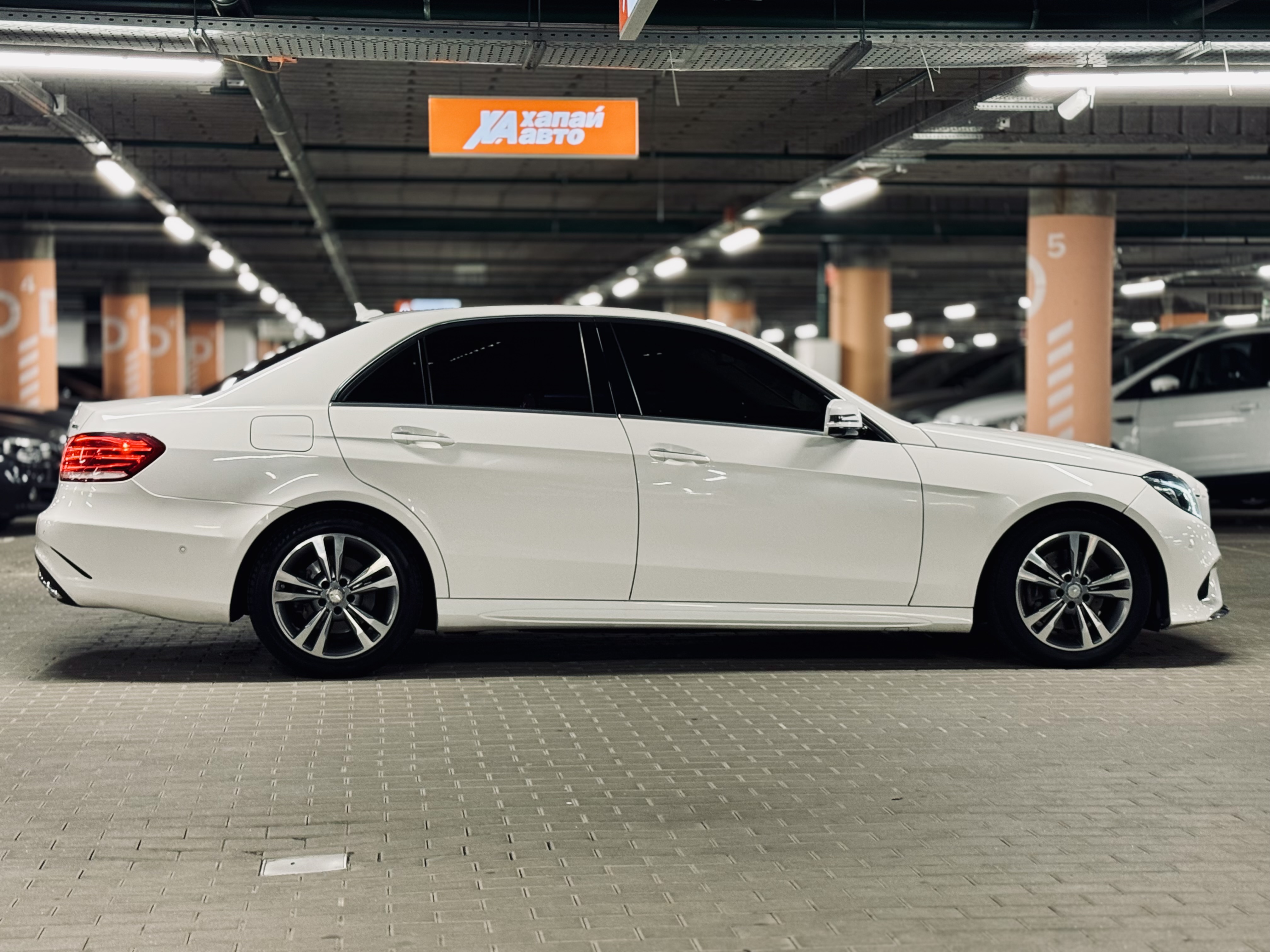 Mercedes-Benz-13
