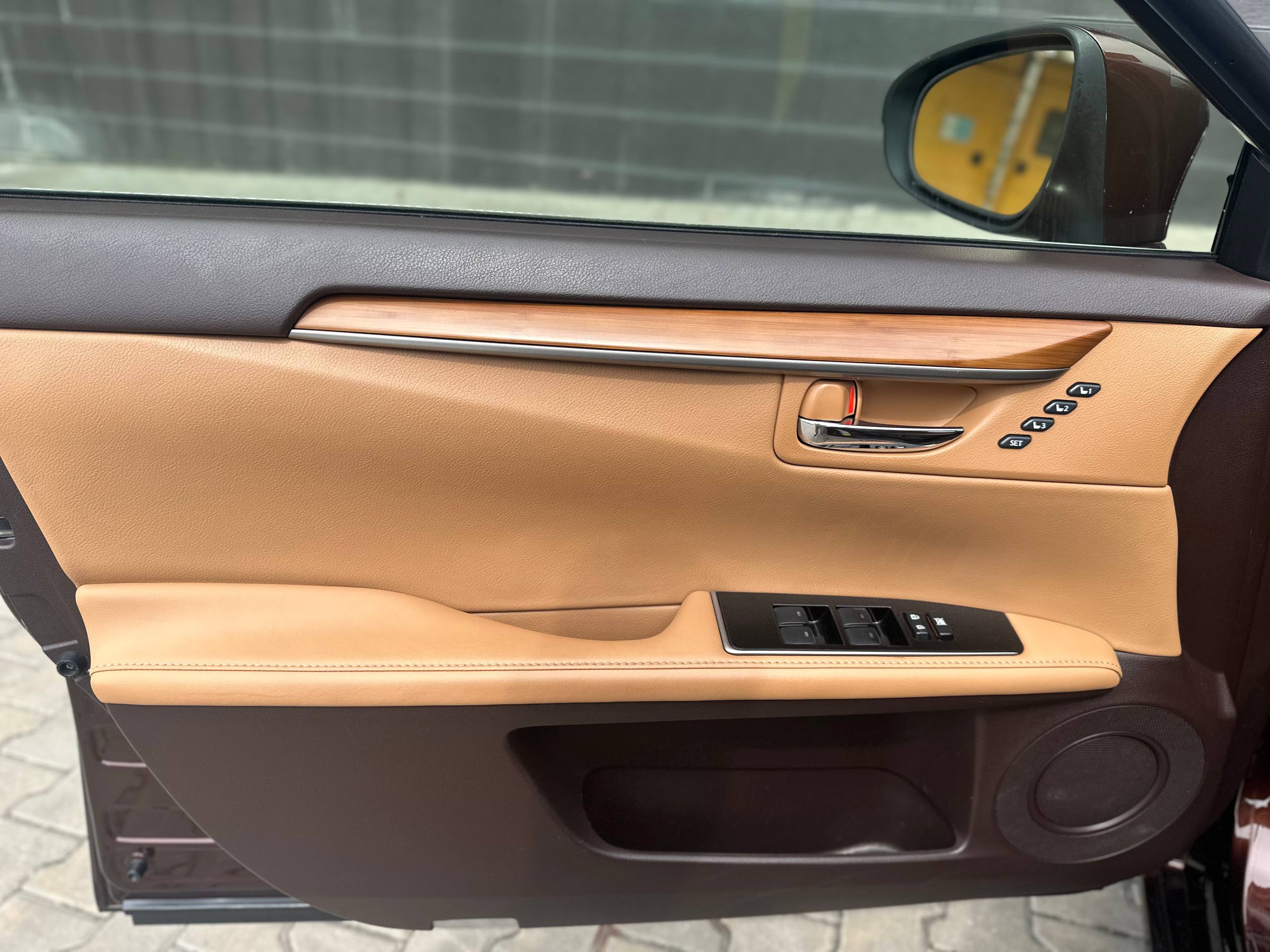 Lexus-11