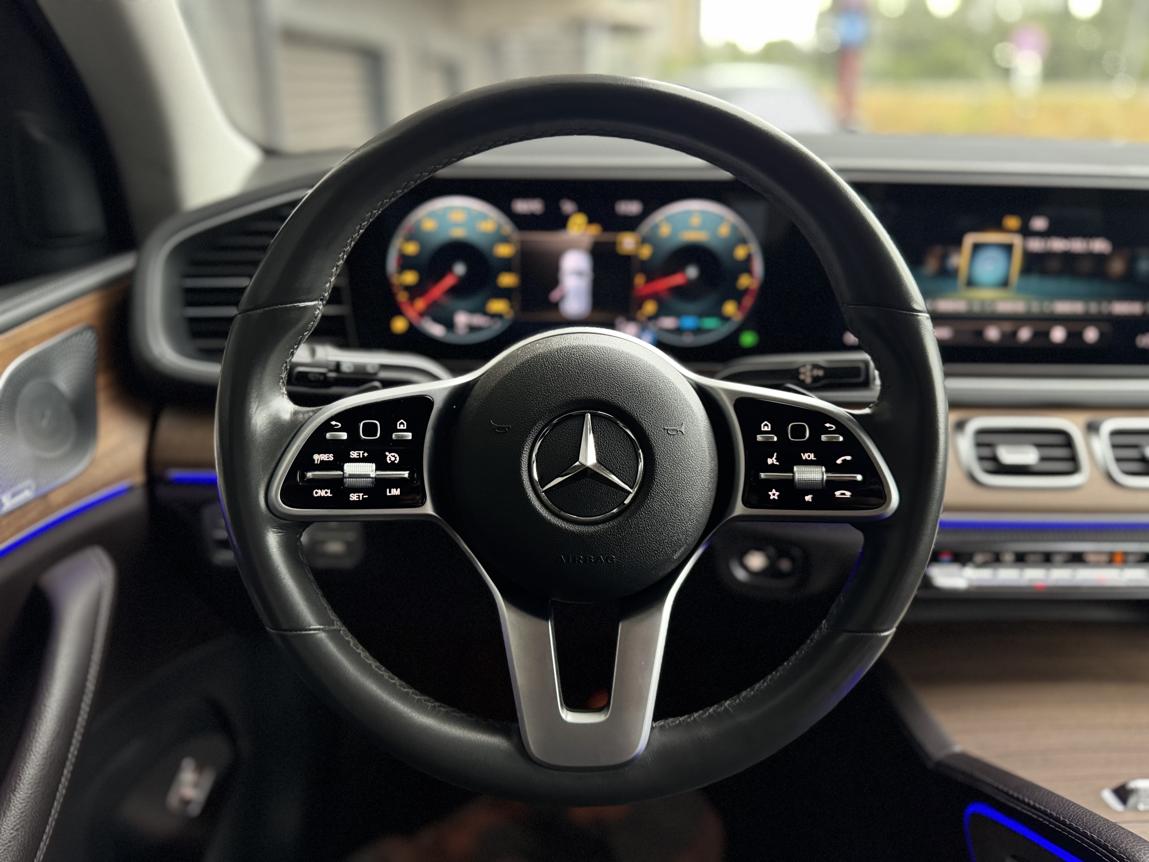 Mercedes-Benz-2