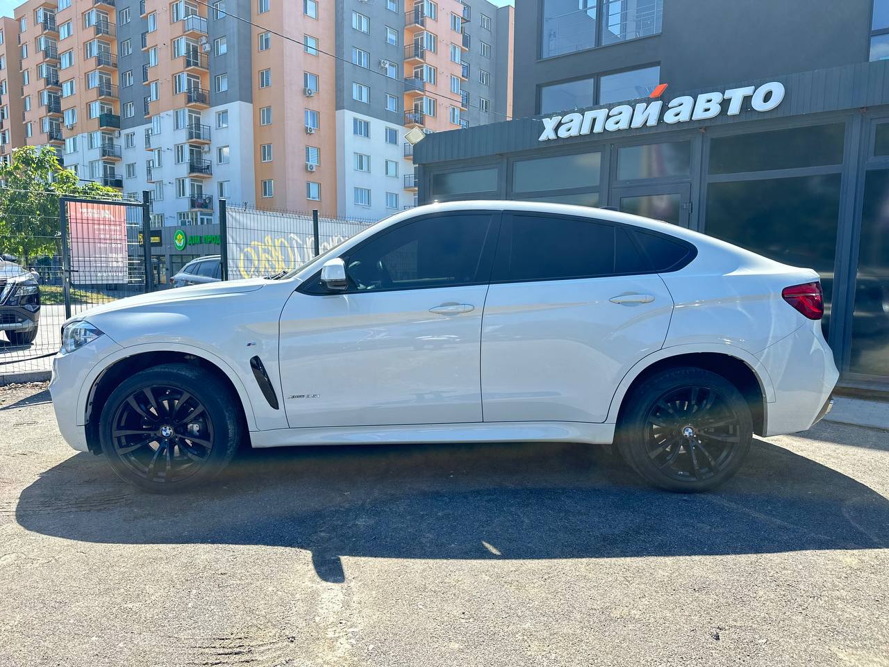 BMW-8