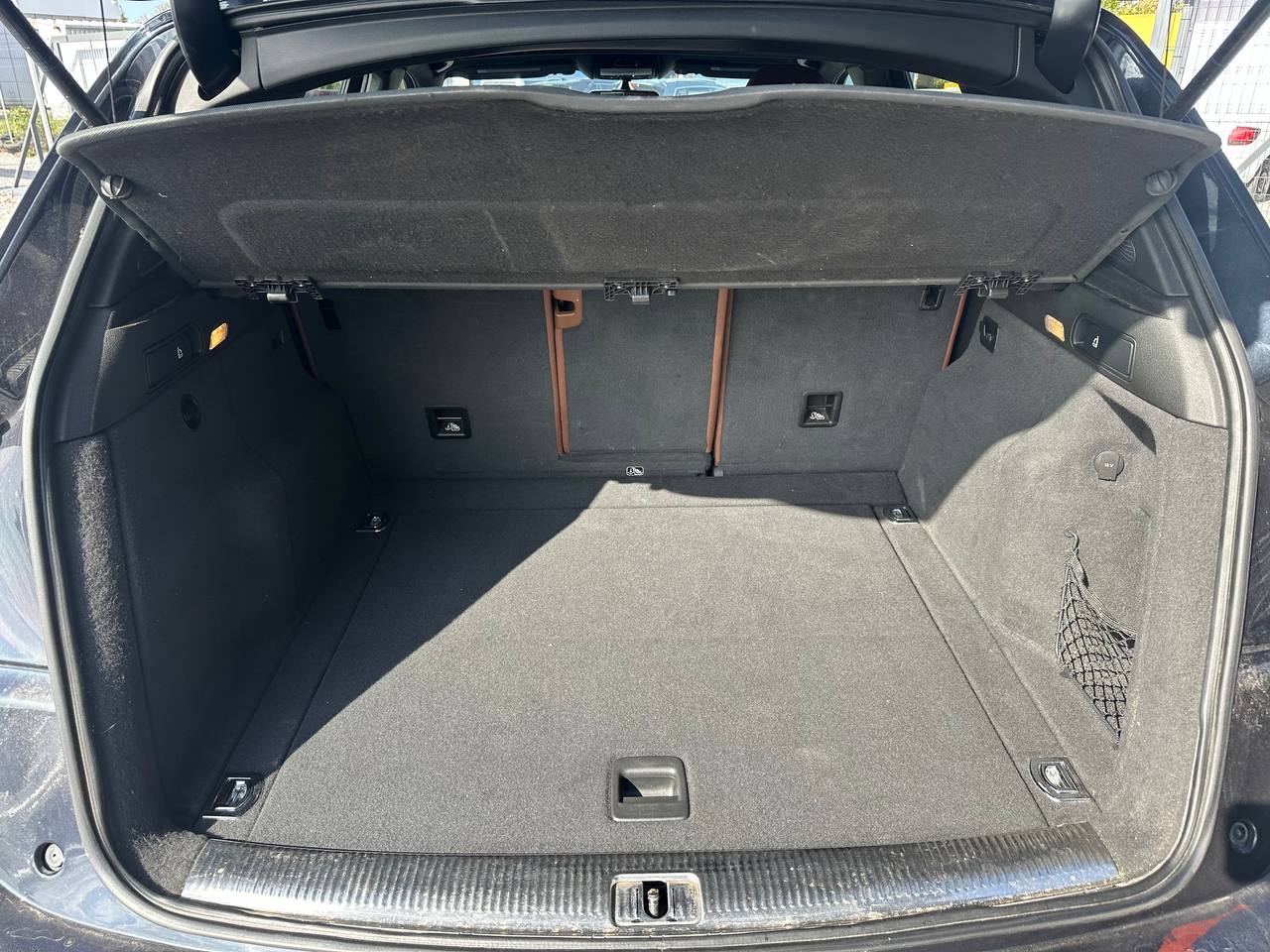 Audi-0